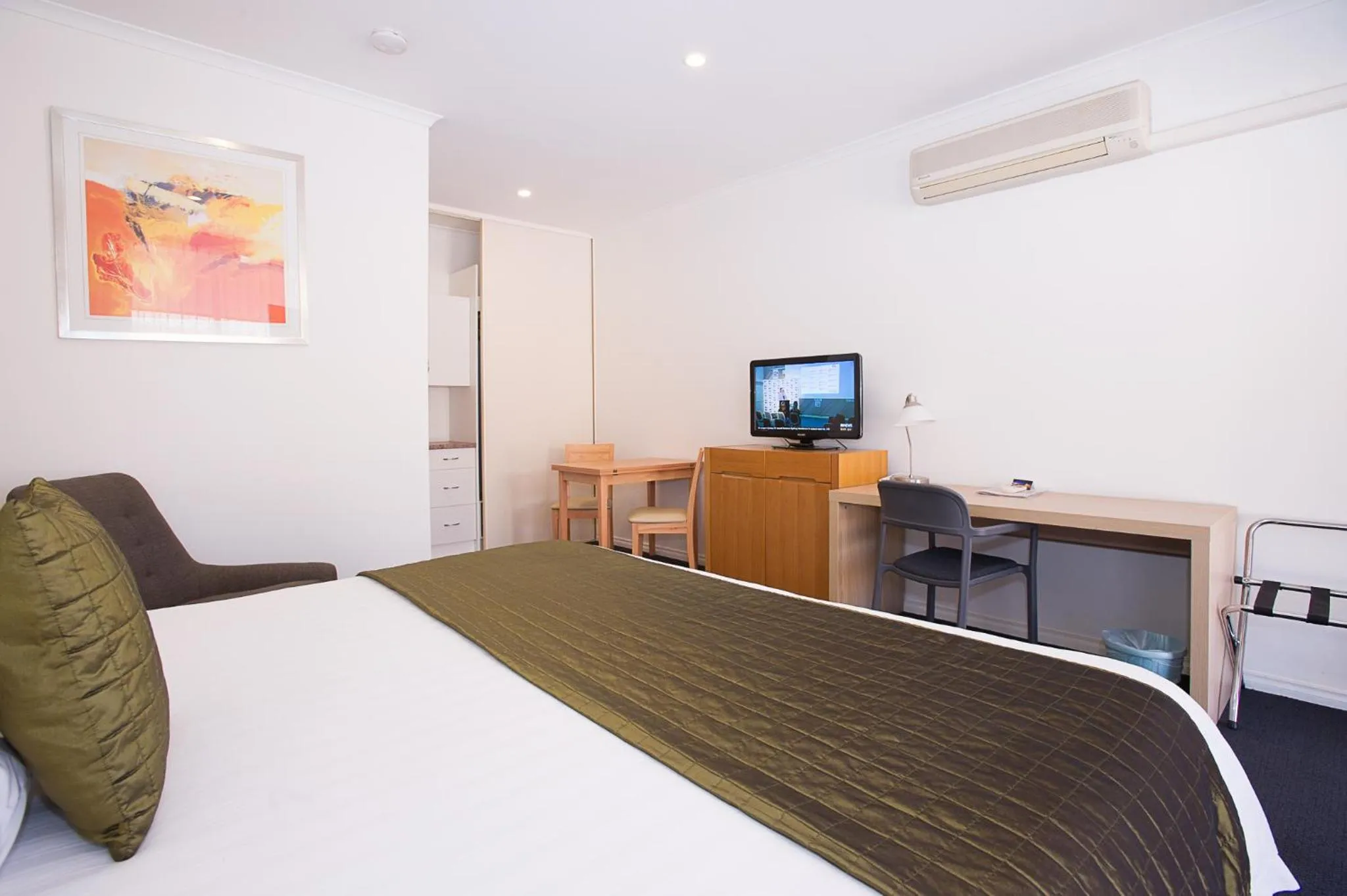 Bedroom, Bed in Standpipe Golf Motor Inn