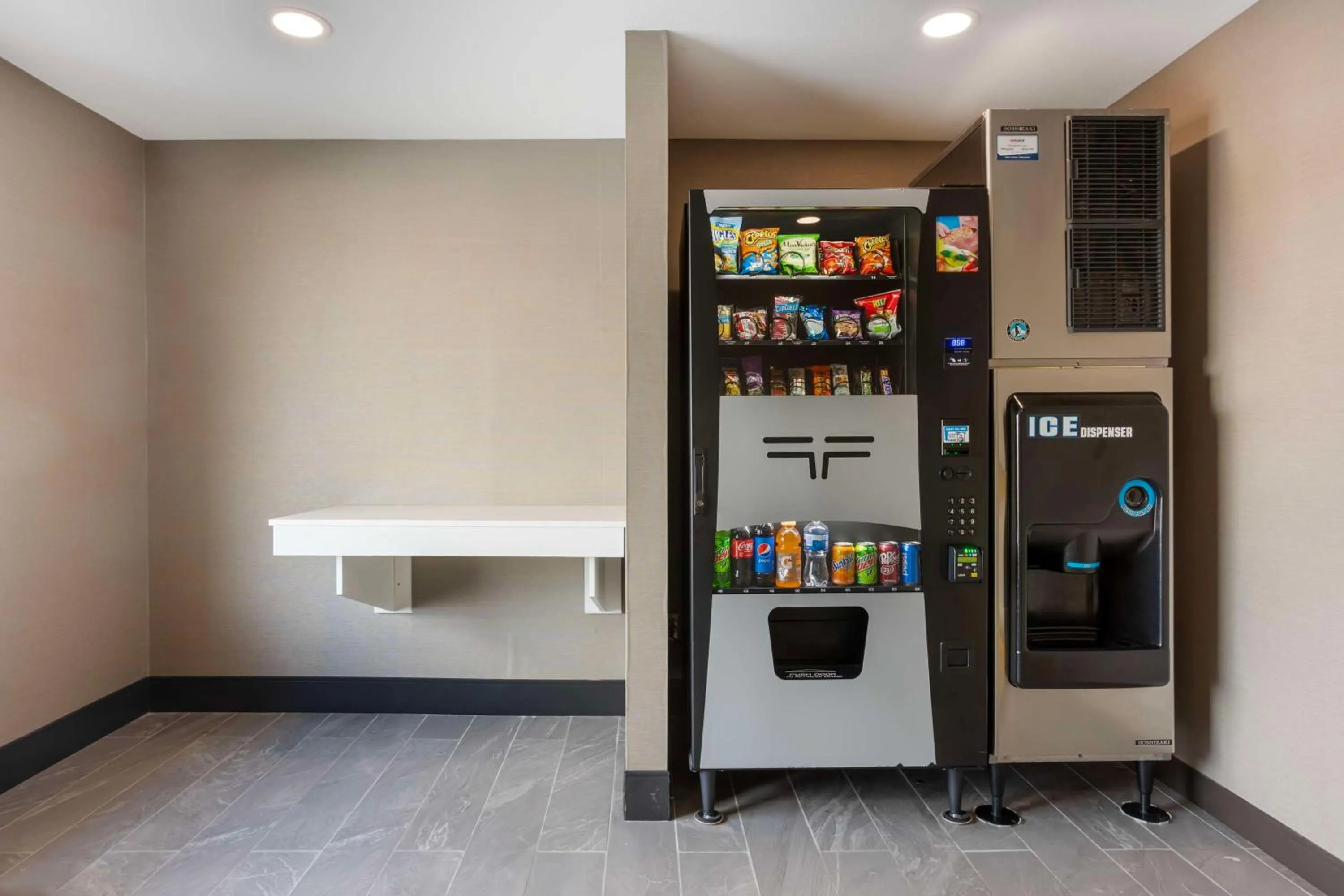 Property building in Best Western Plus Columbia Inn