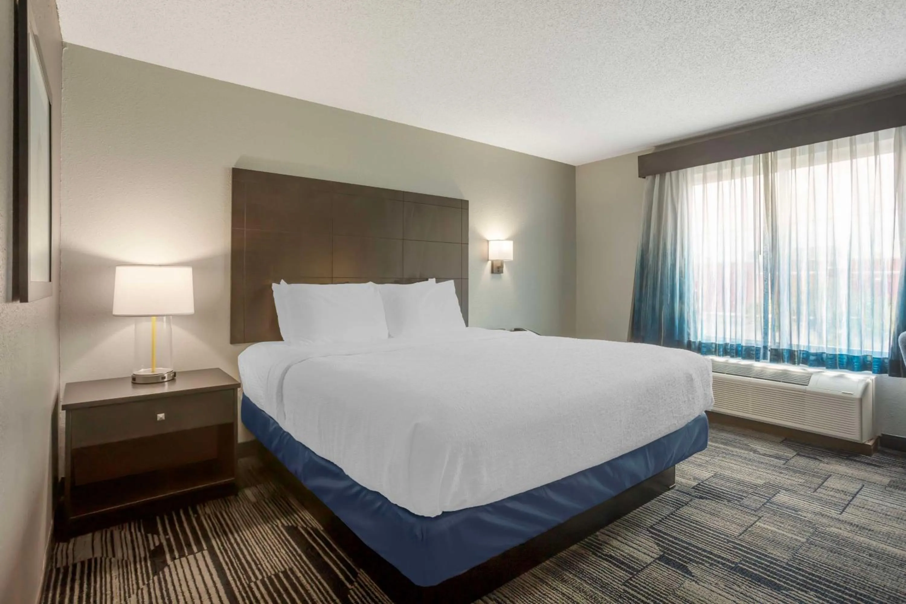 Bedroom, Bed in Best Western Plus Columbia Inn