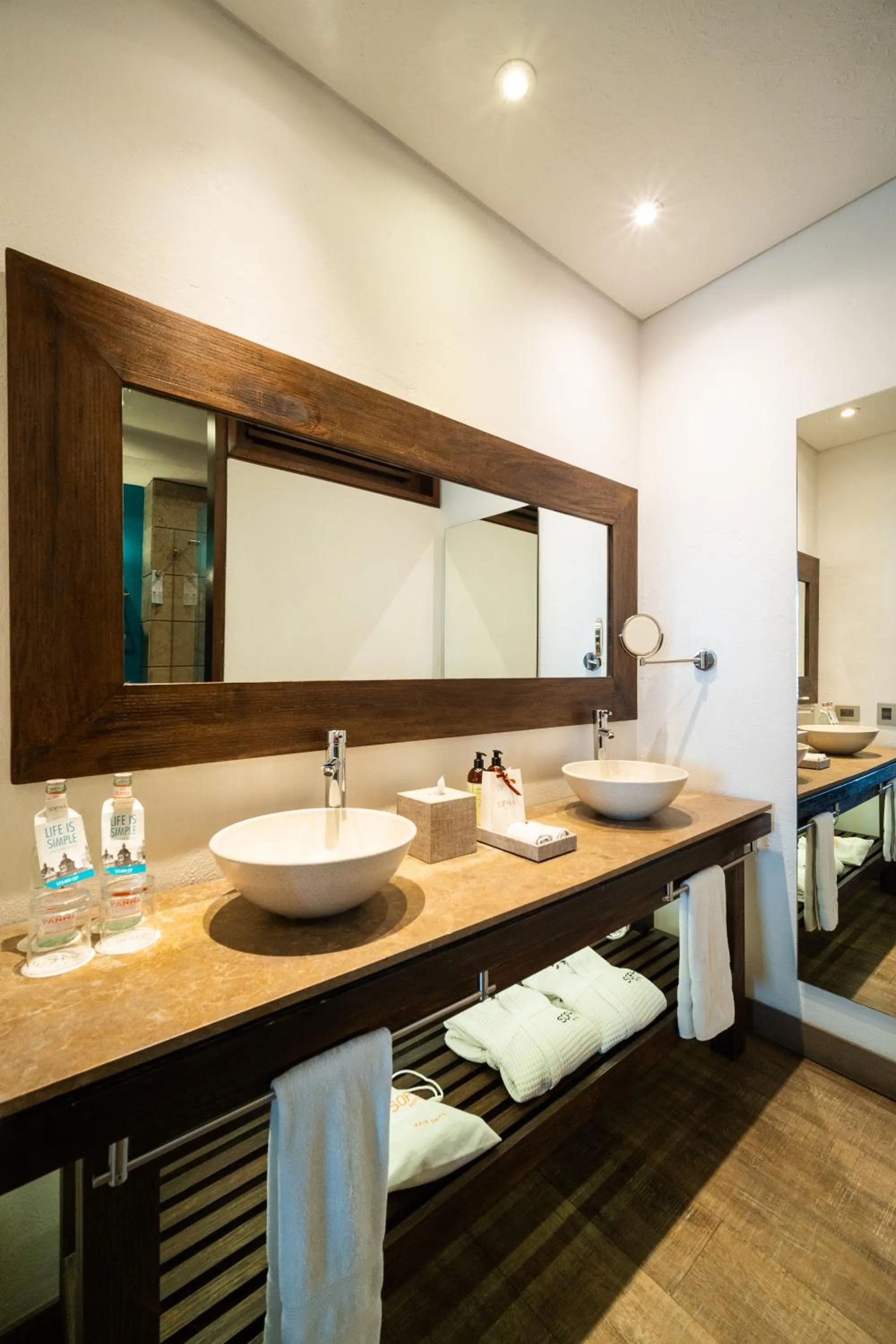 Bathroom in Sophia Hotel By OxoHotel
