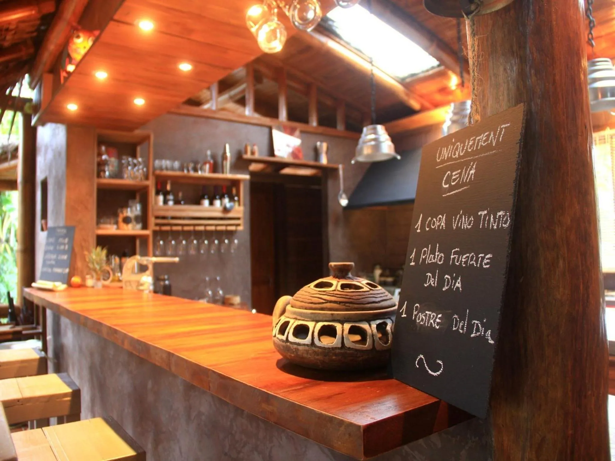 Lounge or bar in La Bicok EcoLodge