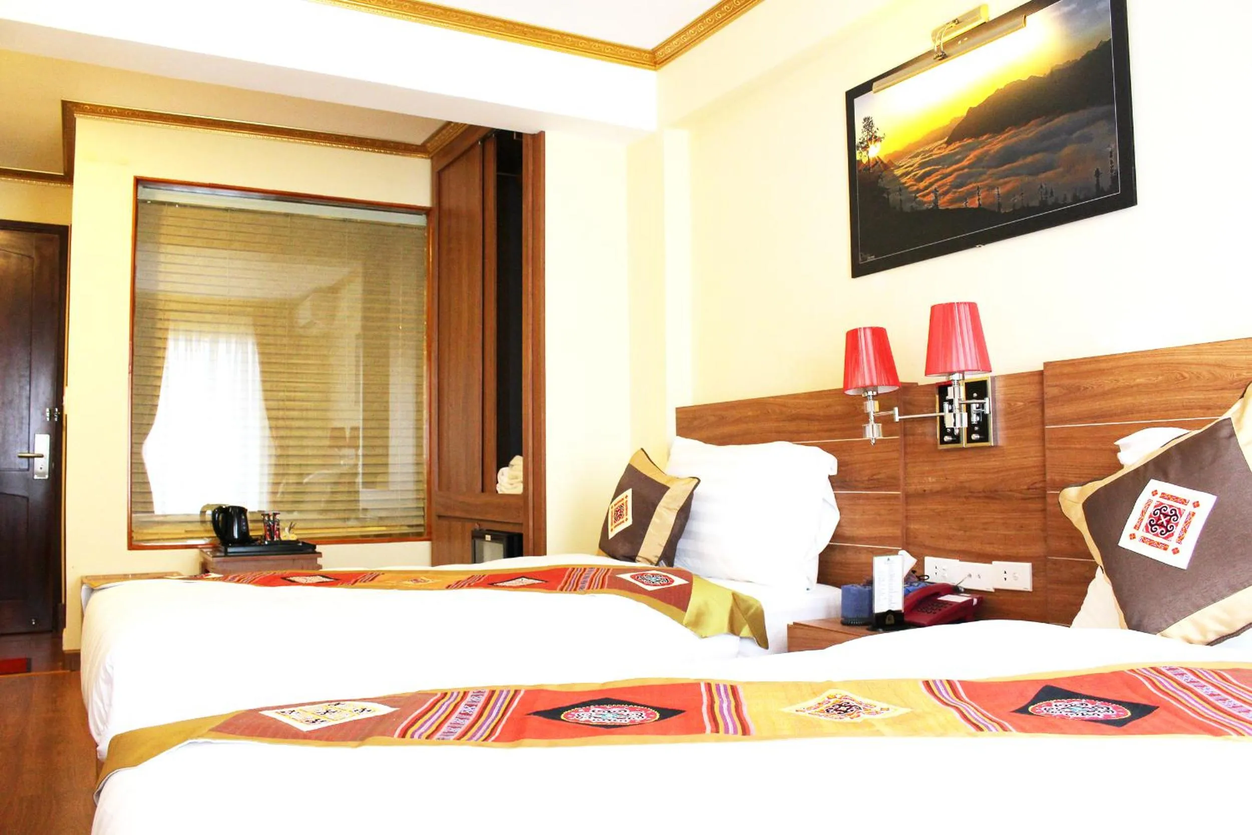 Photo of the whole room, Bed in Sapa Dragon Hotel