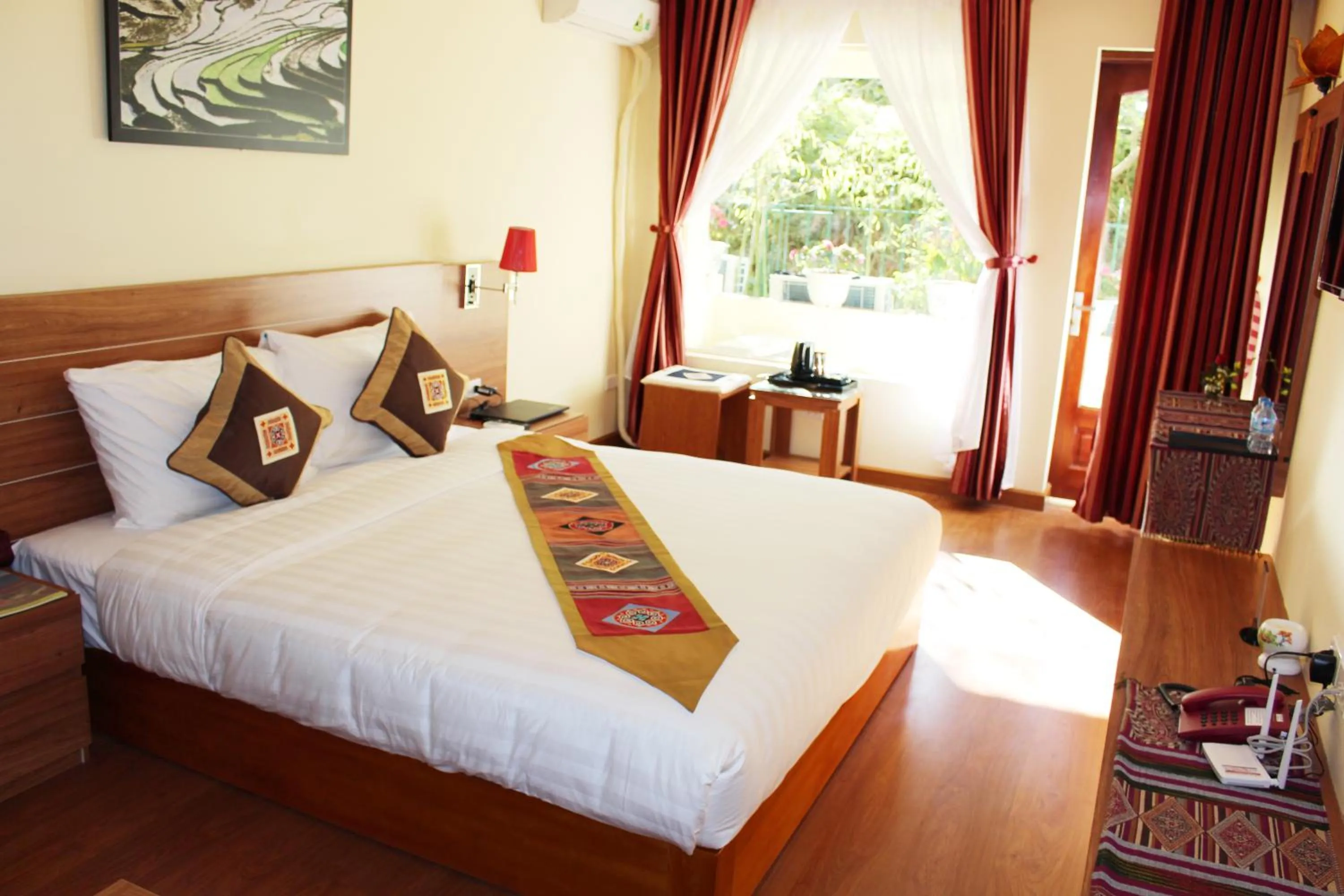 Photo of the whole room, Bed in Sapa Dragon Hotel