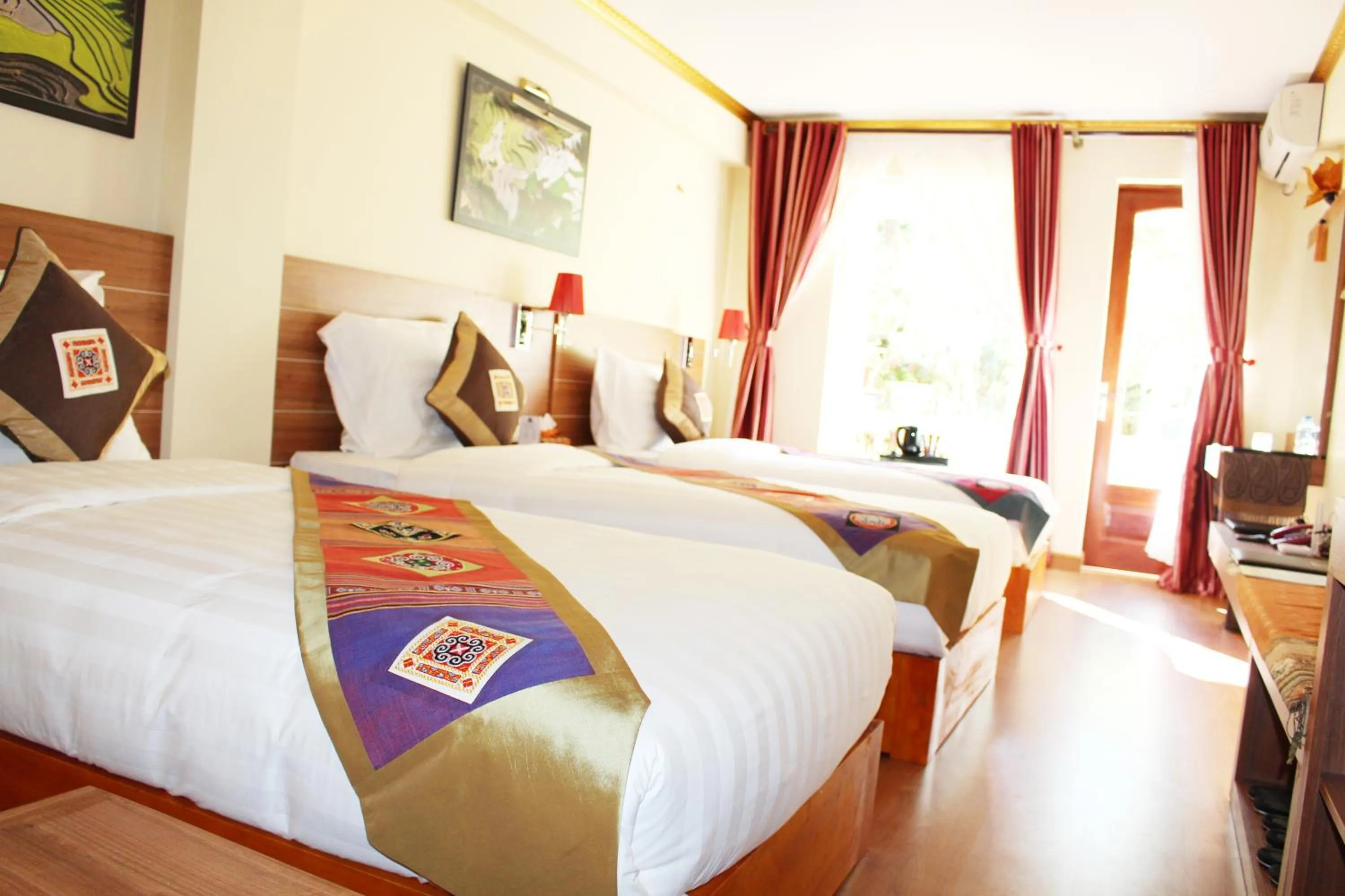 Photo of the whole room, Bed in Sapa Dragon Hotel