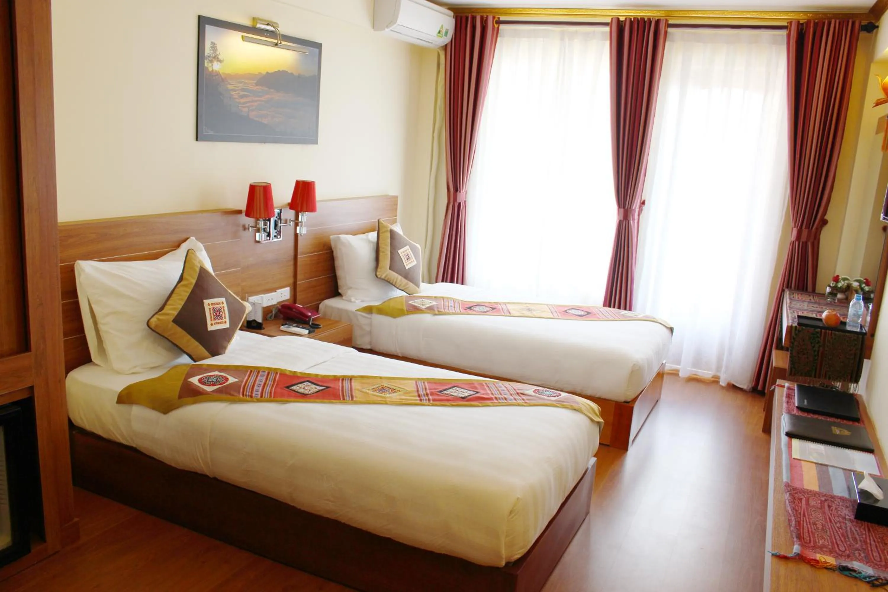 Bed in Sapa Dragon Hotel