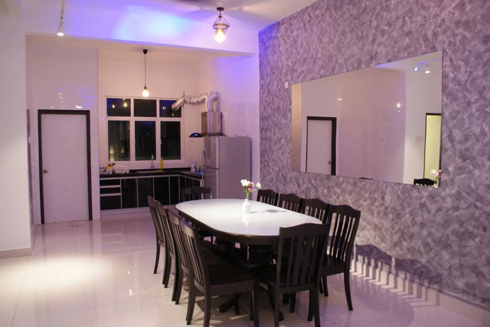 Dining area in Shamrock Seaview 11 Villa