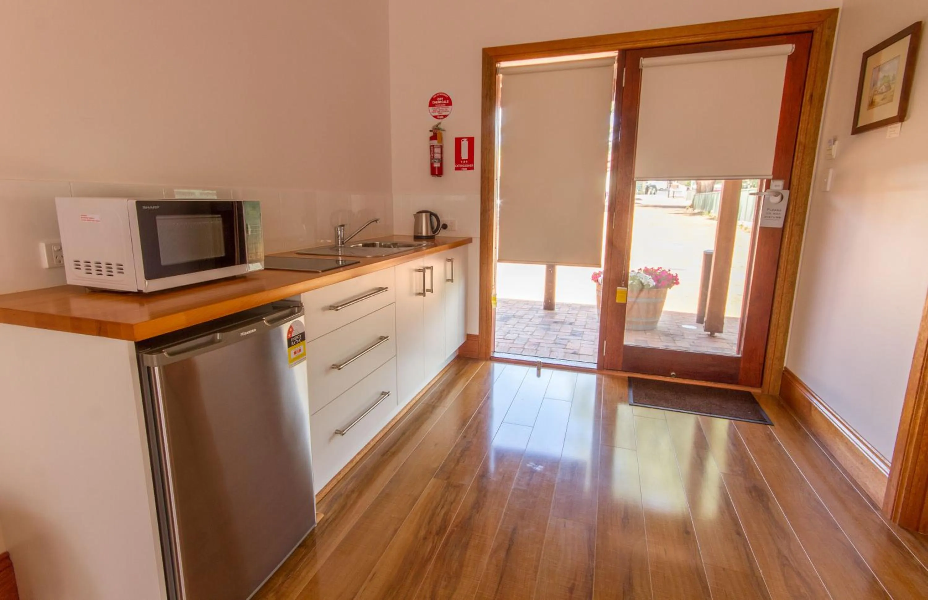 Coffee/tea facilities in Birdwood Motel