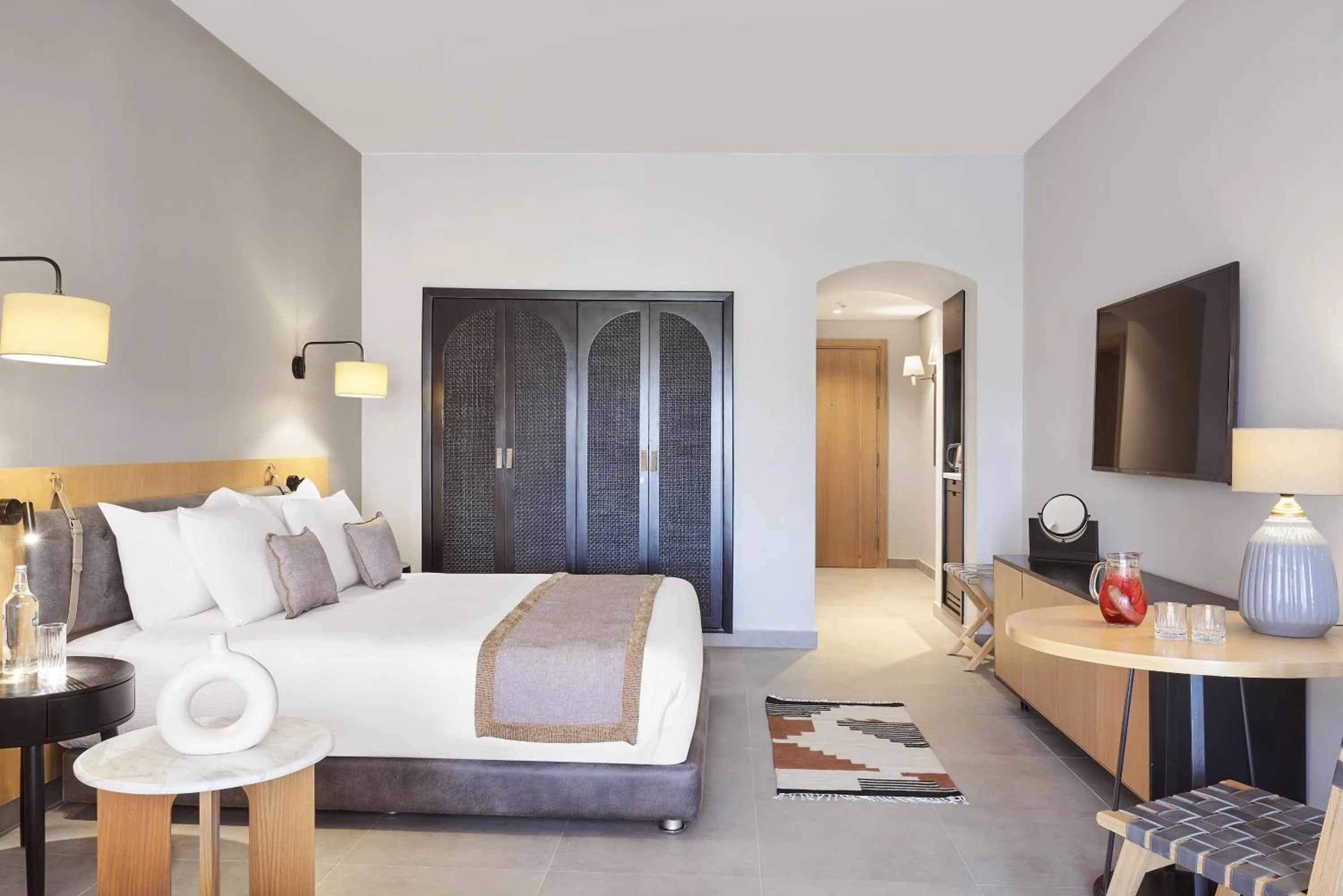 Photo of the whole room, Bed in Steigenberger Golf Resort El Gouna