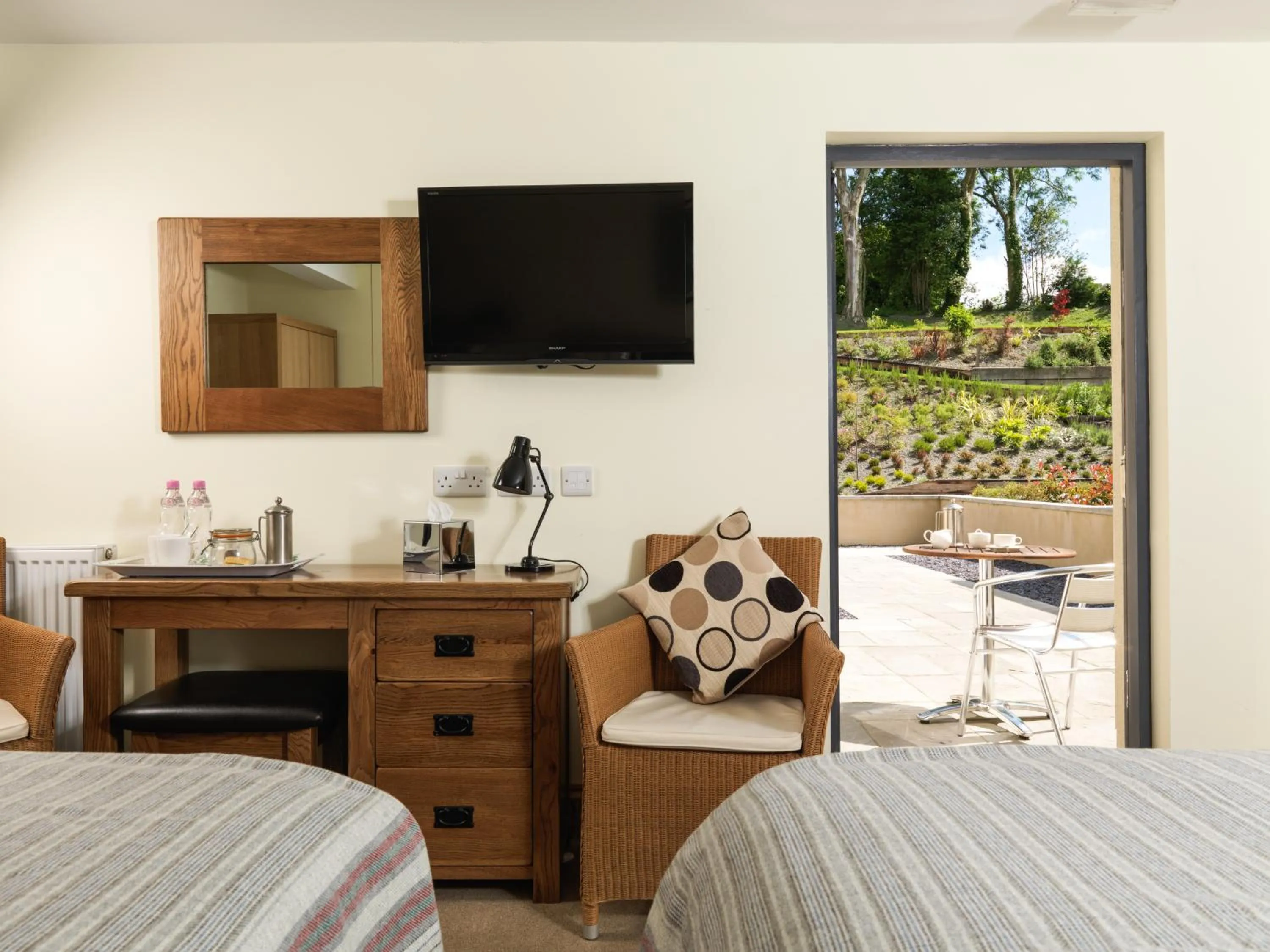 TV and multimedia, Bed in Y Talbot