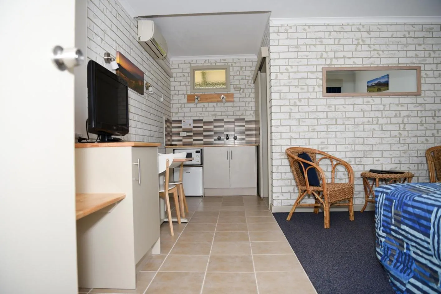 Kitchen or kitchenette in Culcairn Motor Inn