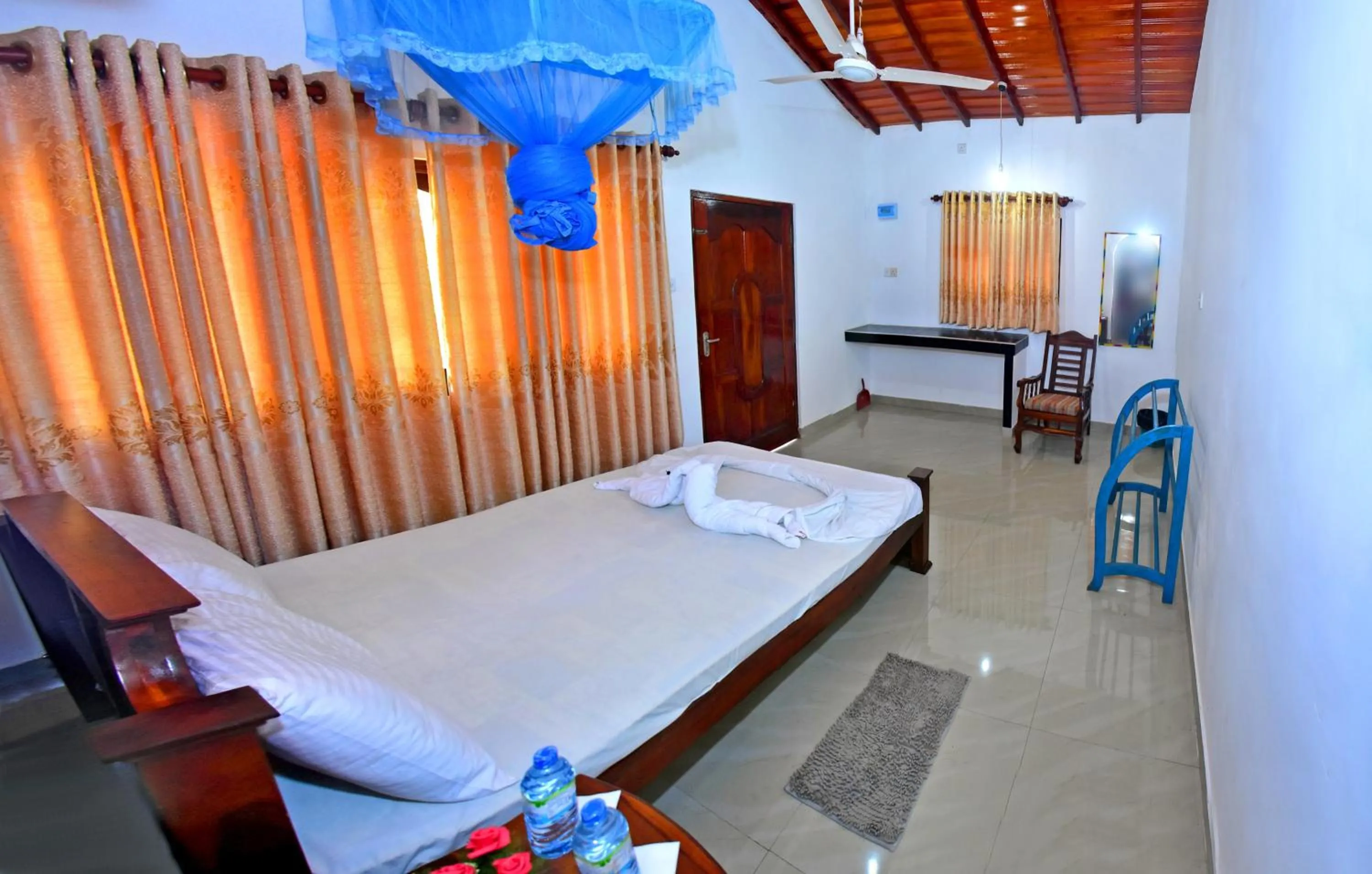 Property building, Bed in Osanda Guest