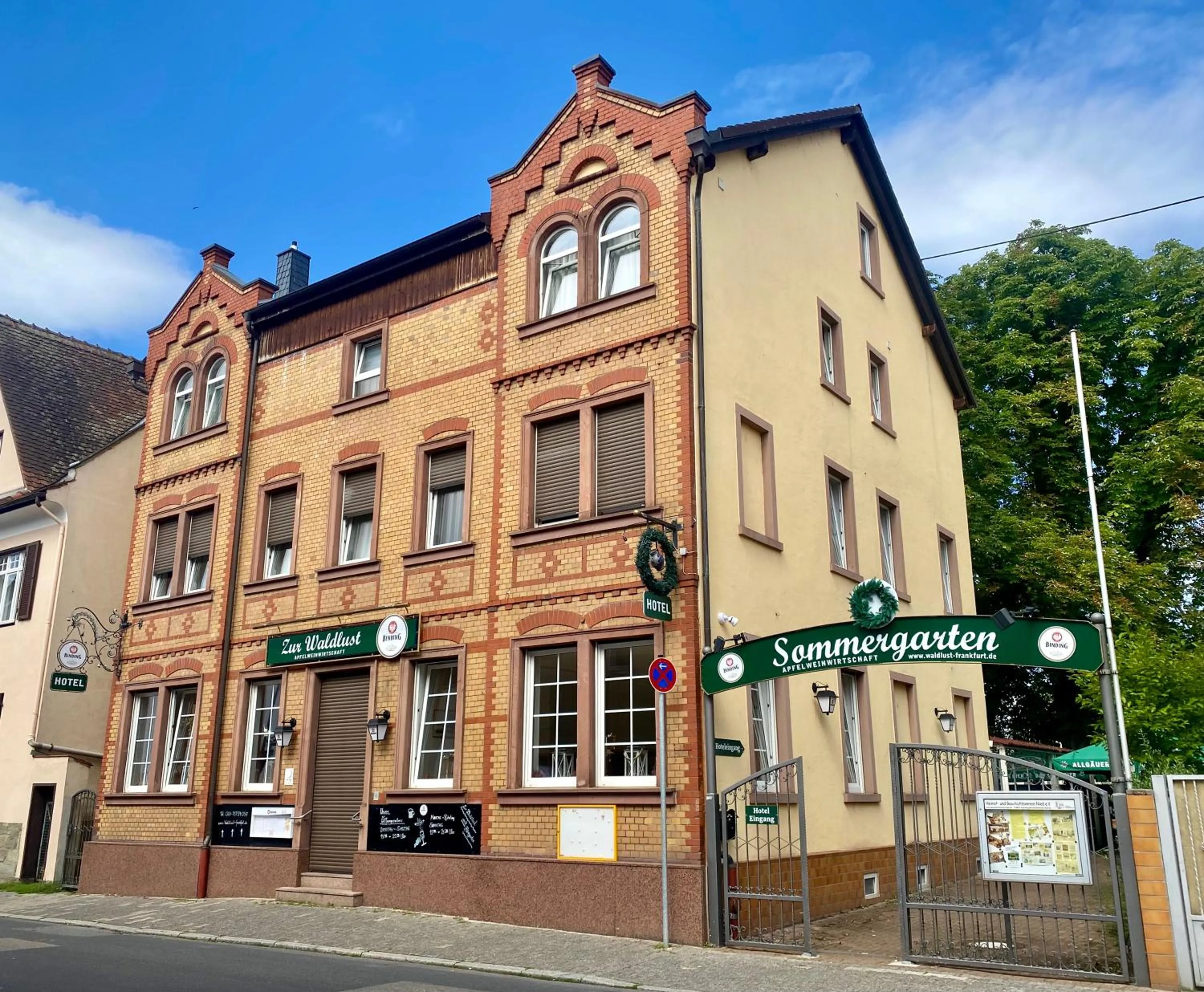 Property building in Zur Waldlust