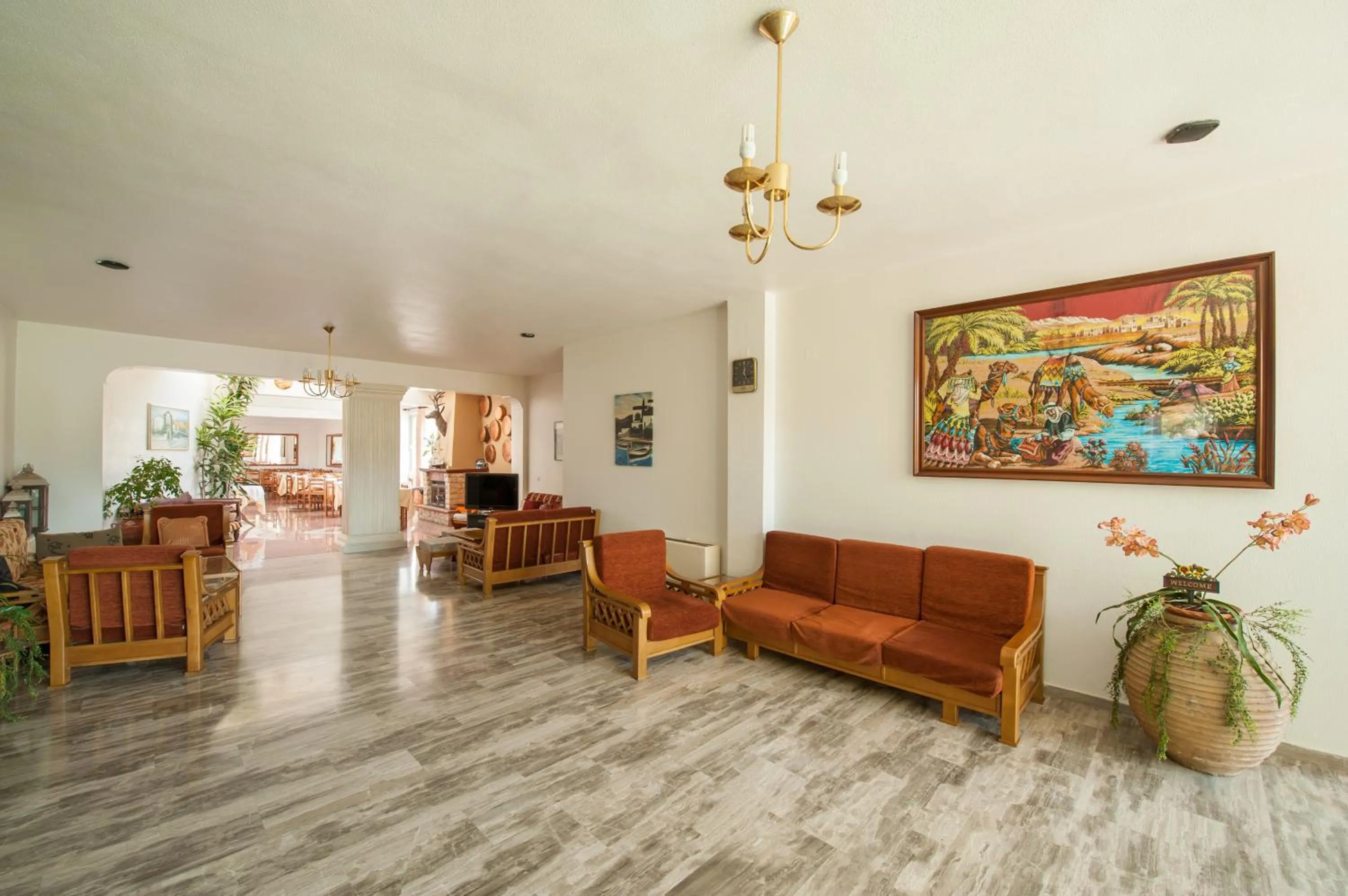 Area and facilities in Athina Hotel