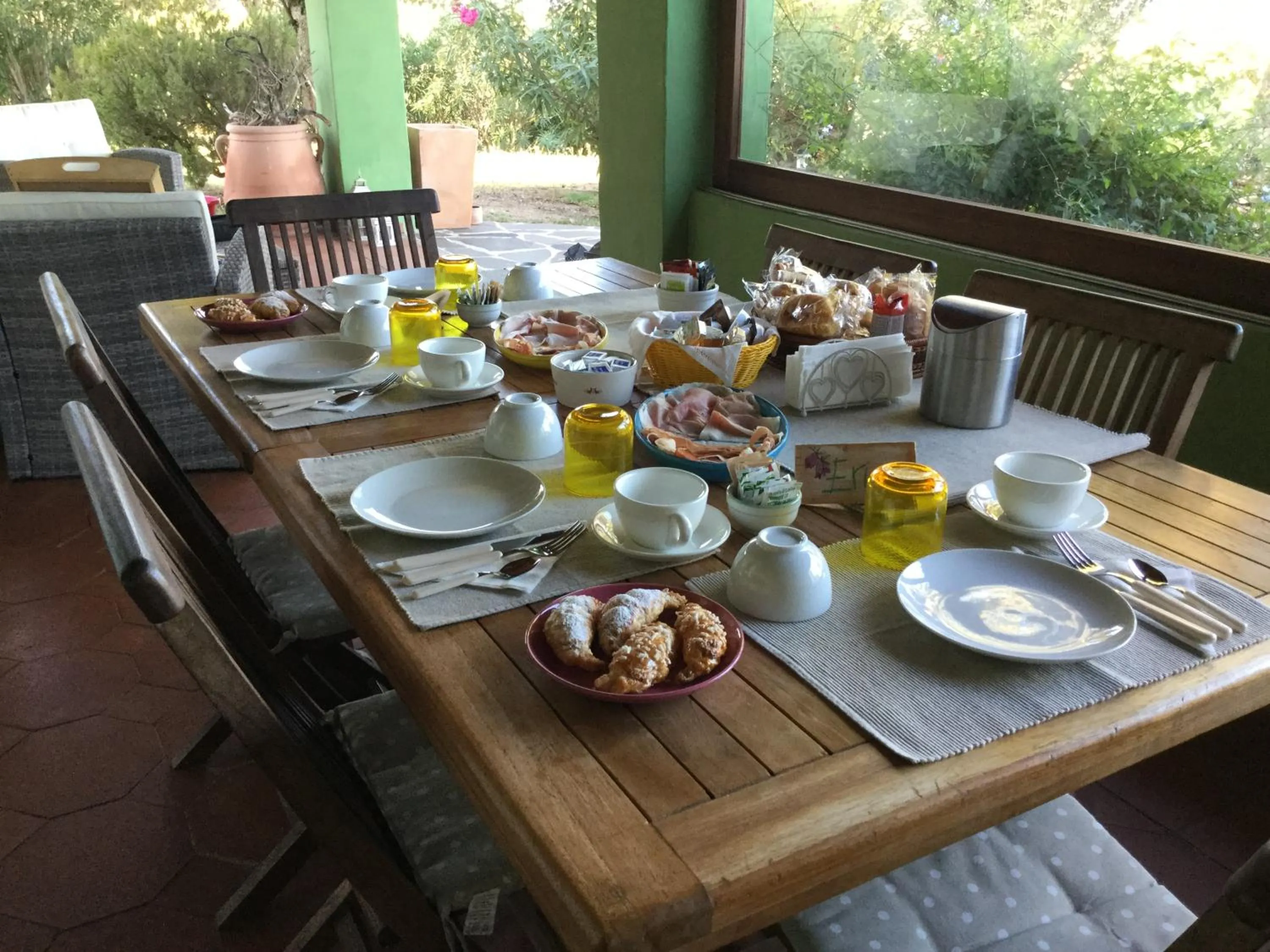 Breakfast in Villa Kuky