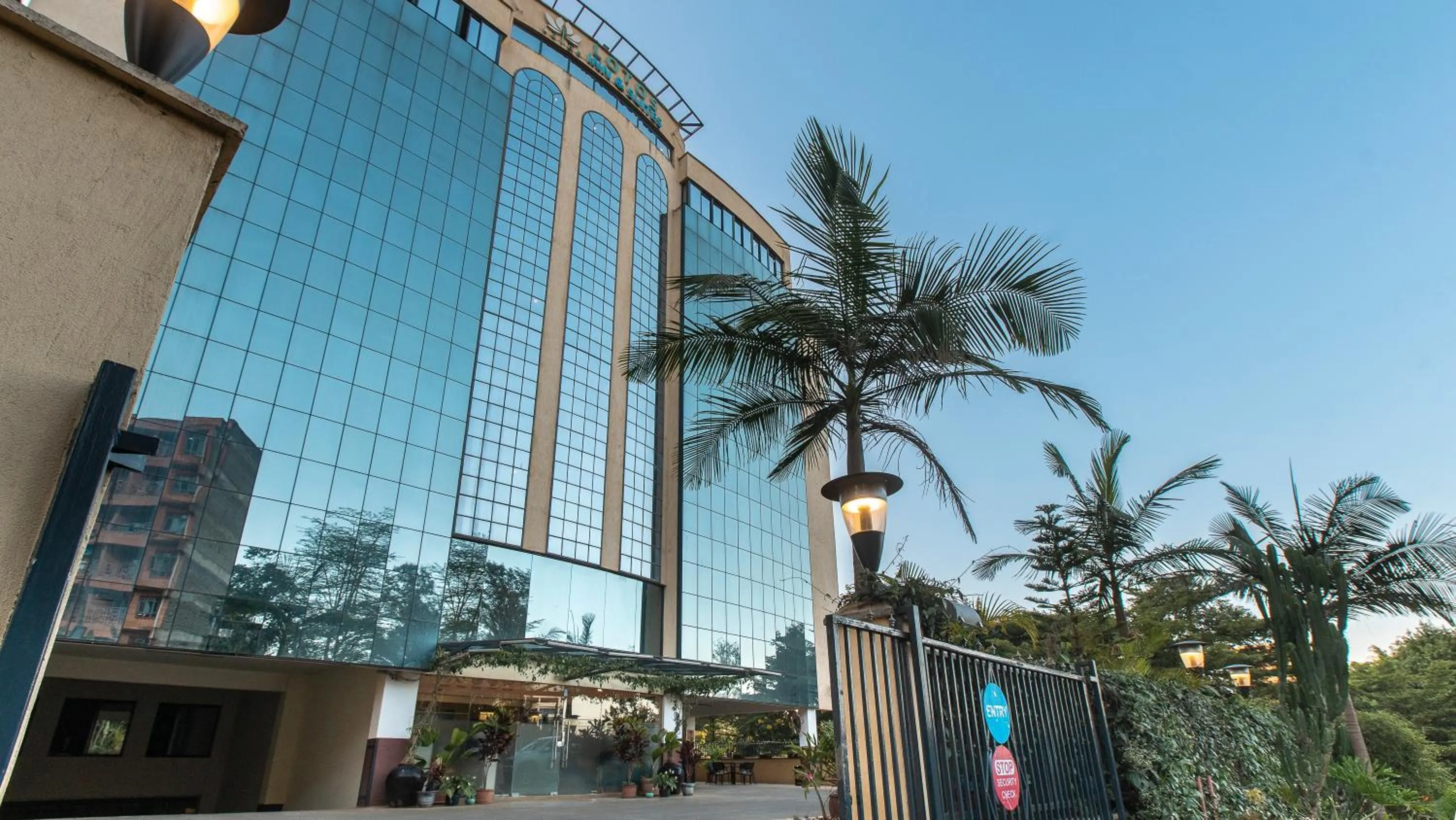 Day in Lotos Inn & Suites, Nairobi