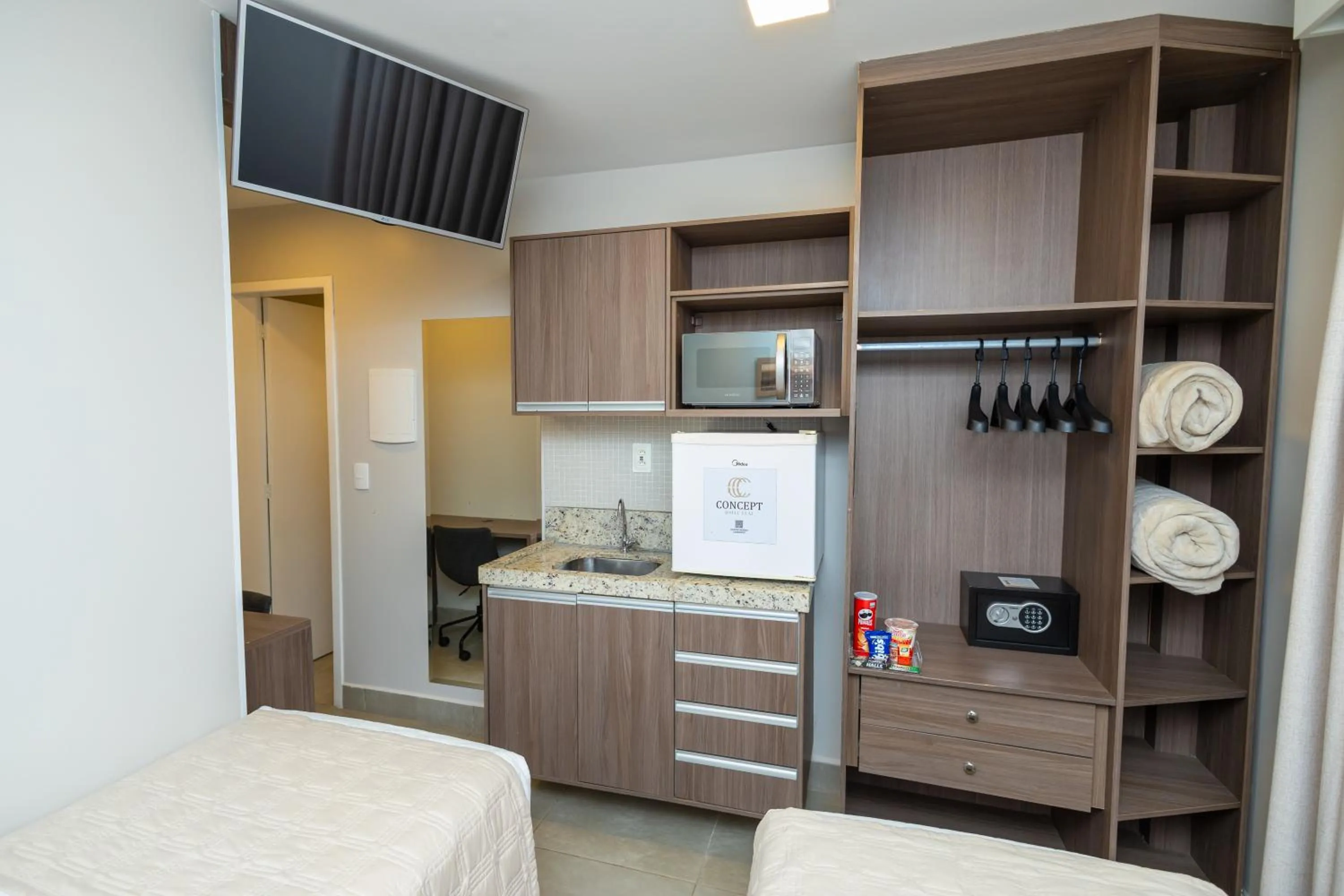 Bedroom, Bed in Concept Hotel Flat