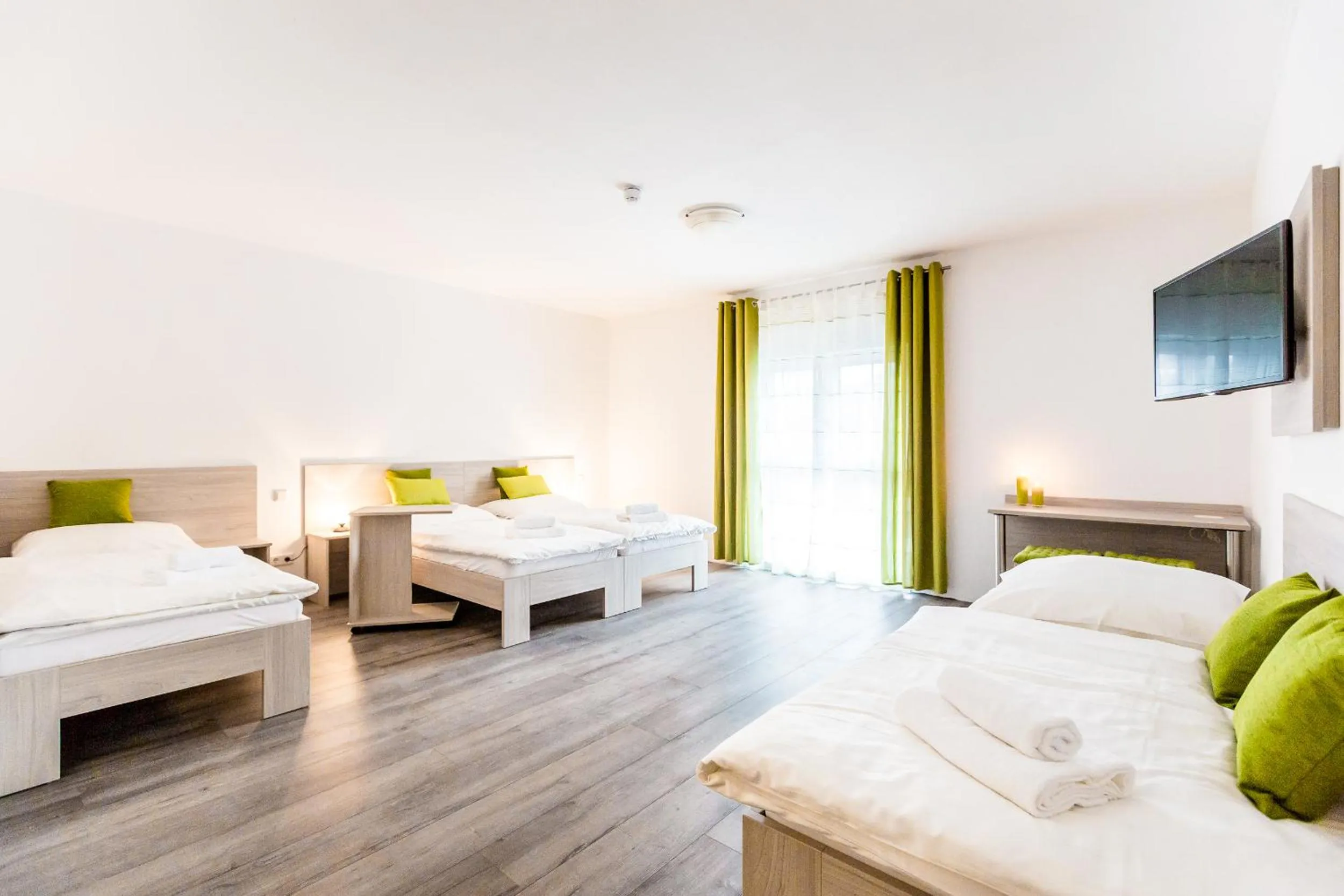 Day, Bed in Hotel ANNA - Düsseldorf - Hilden