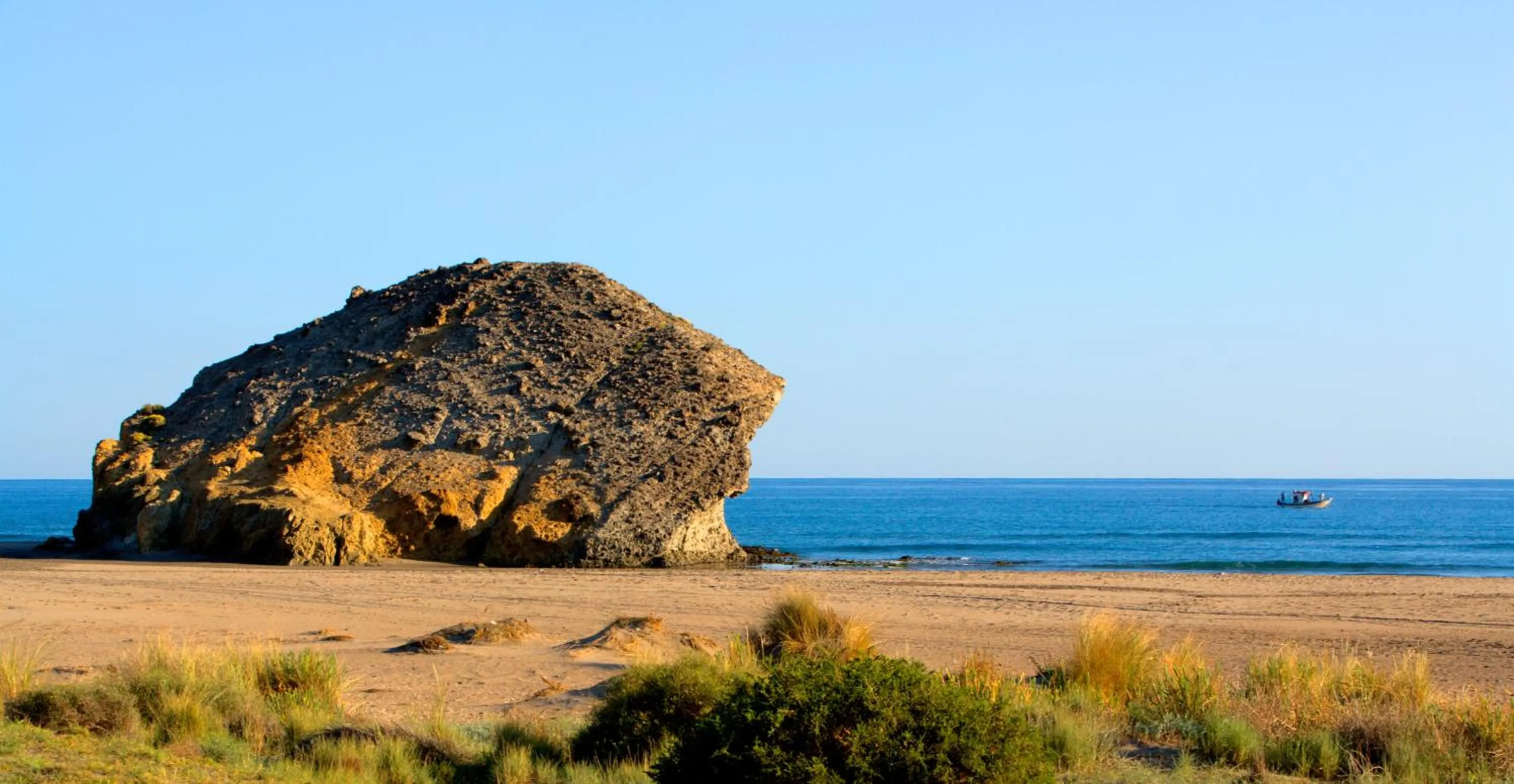 Beach in Doña Pakyta