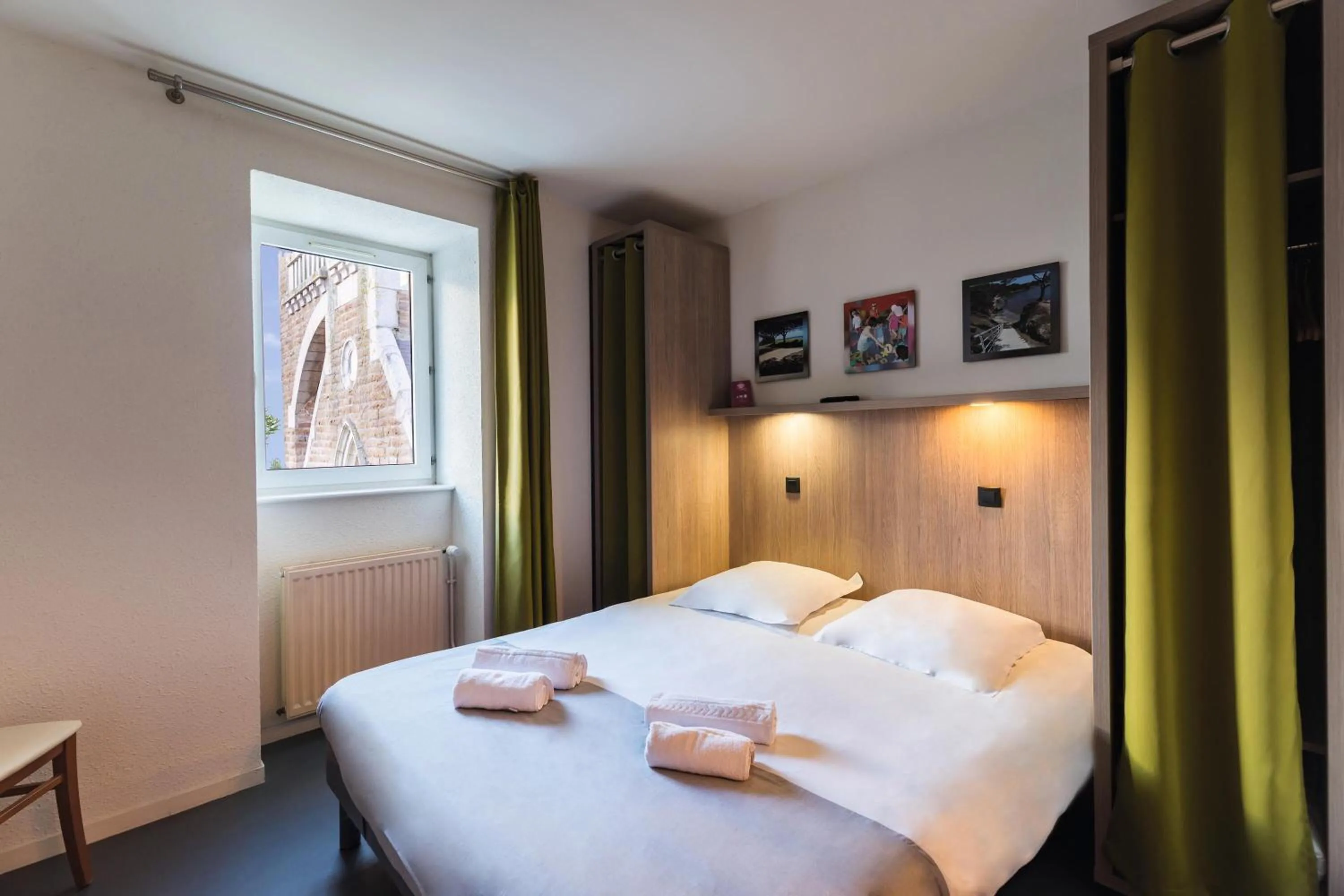 Bedroom, Bed in Belambra Clubs Trégastel - Le Castel Sainte Anne