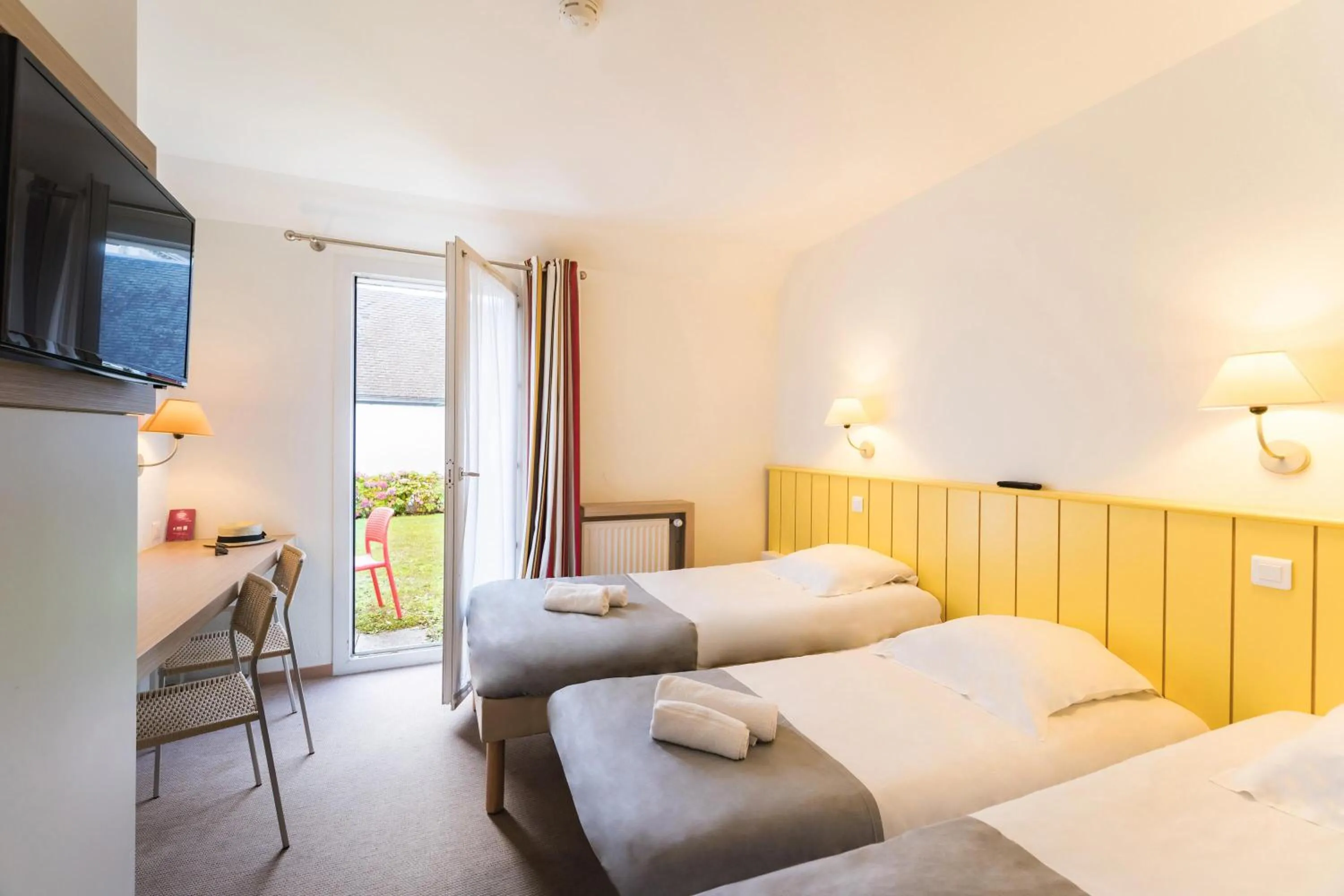 Bedroom, Bed in Belambra Clubs Trégastel - Le Castel Sainte Anne