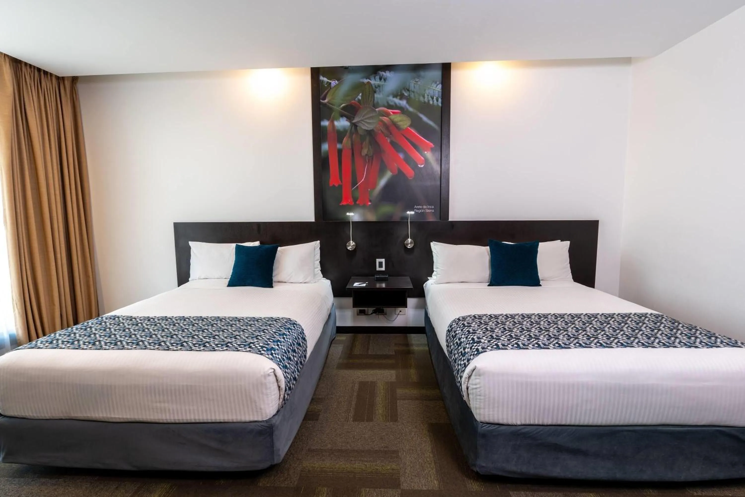 Photo of the whole room, Bed in Wyndham Quito Airport