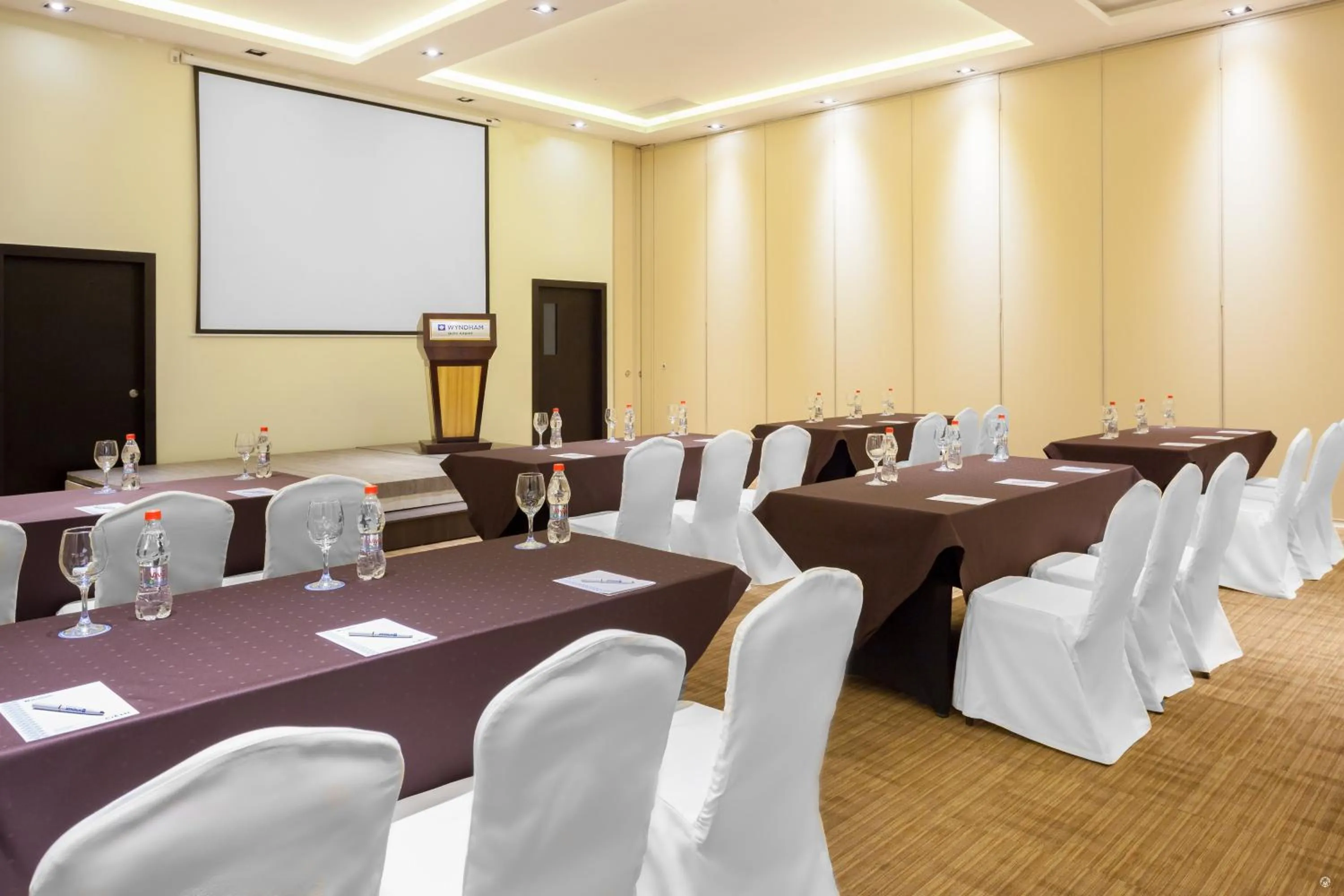 Business facilities in Wyndham Quito Airport