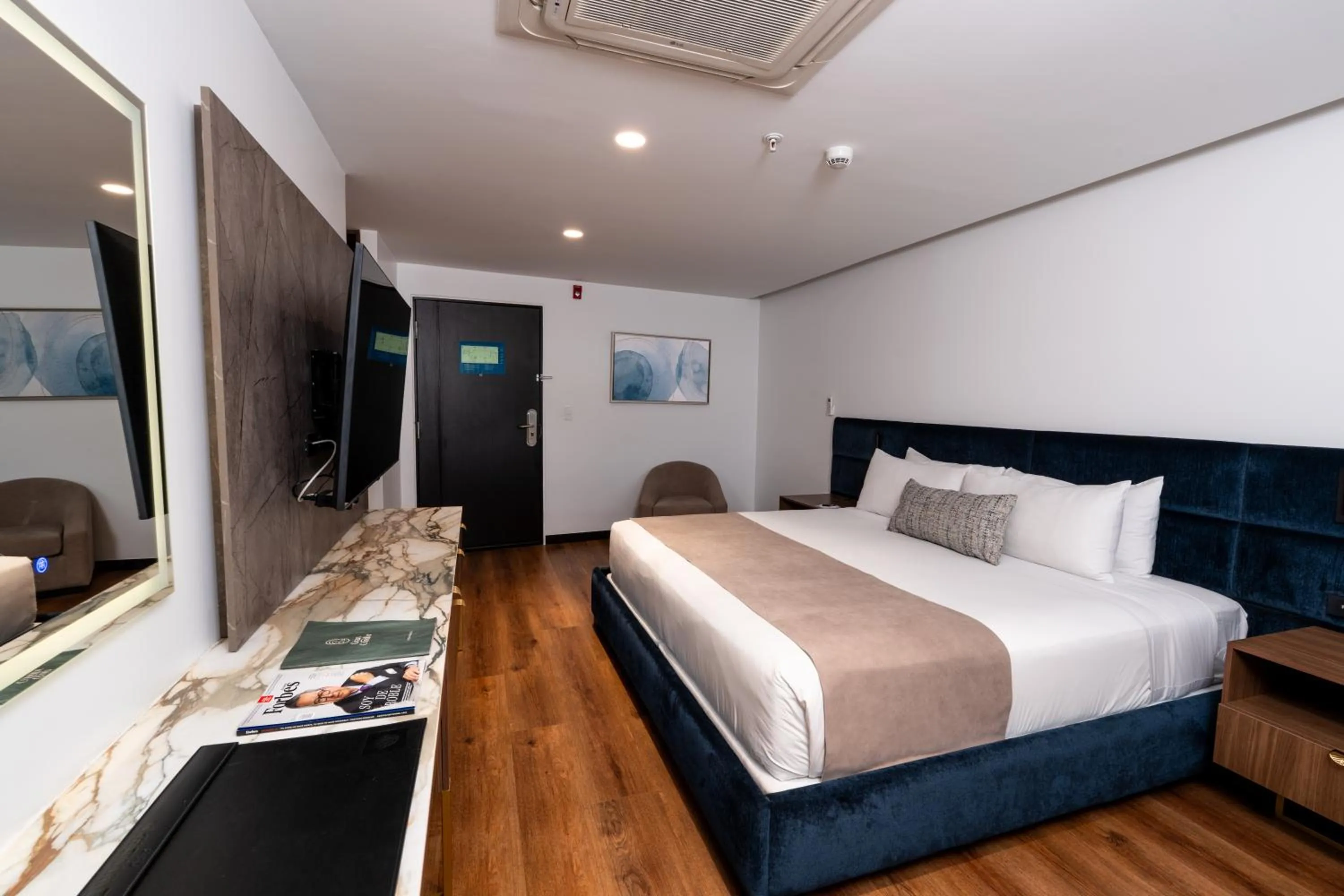 Bed in Wyndham Quito Airport