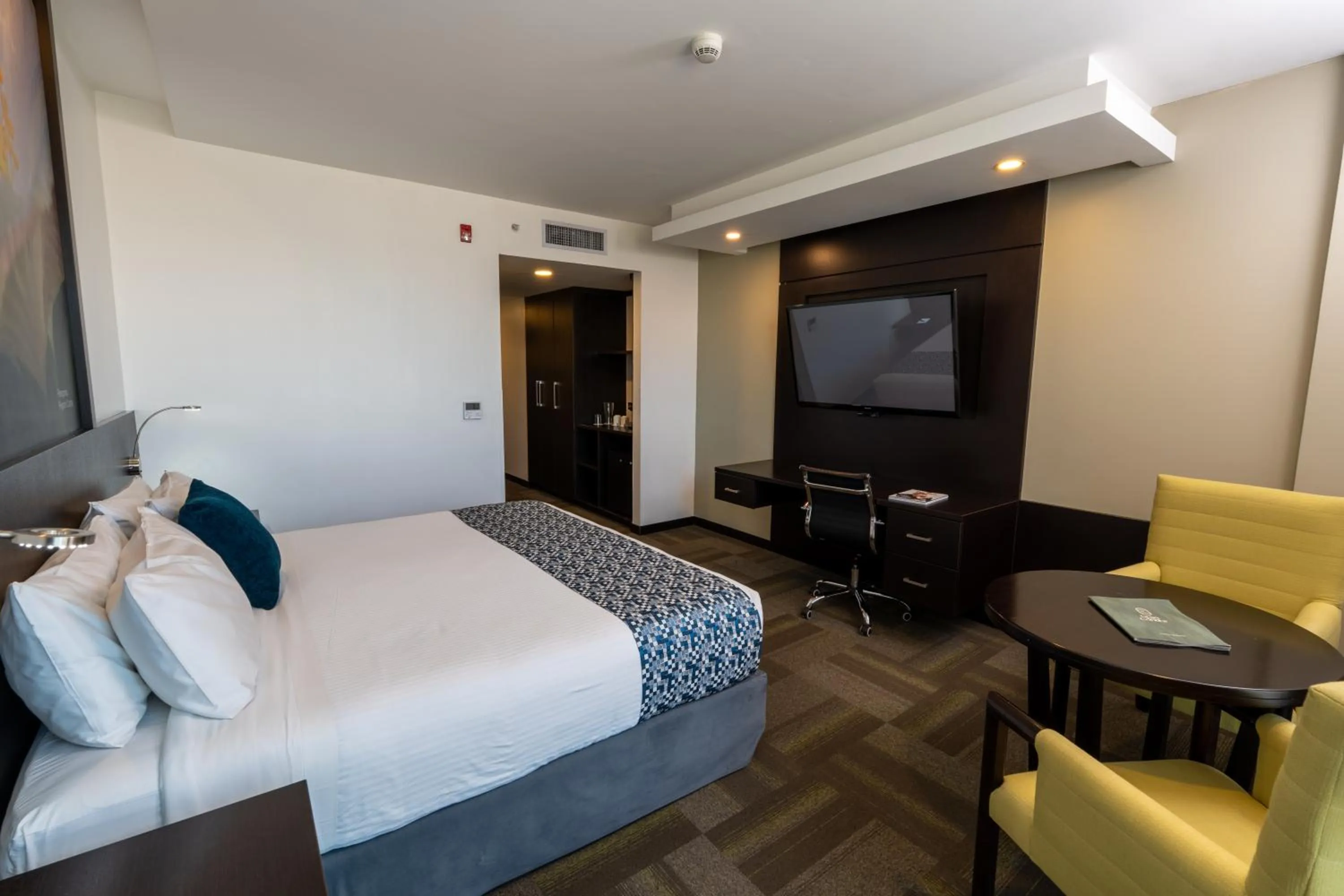 Bed in Wyndham Quito Airport