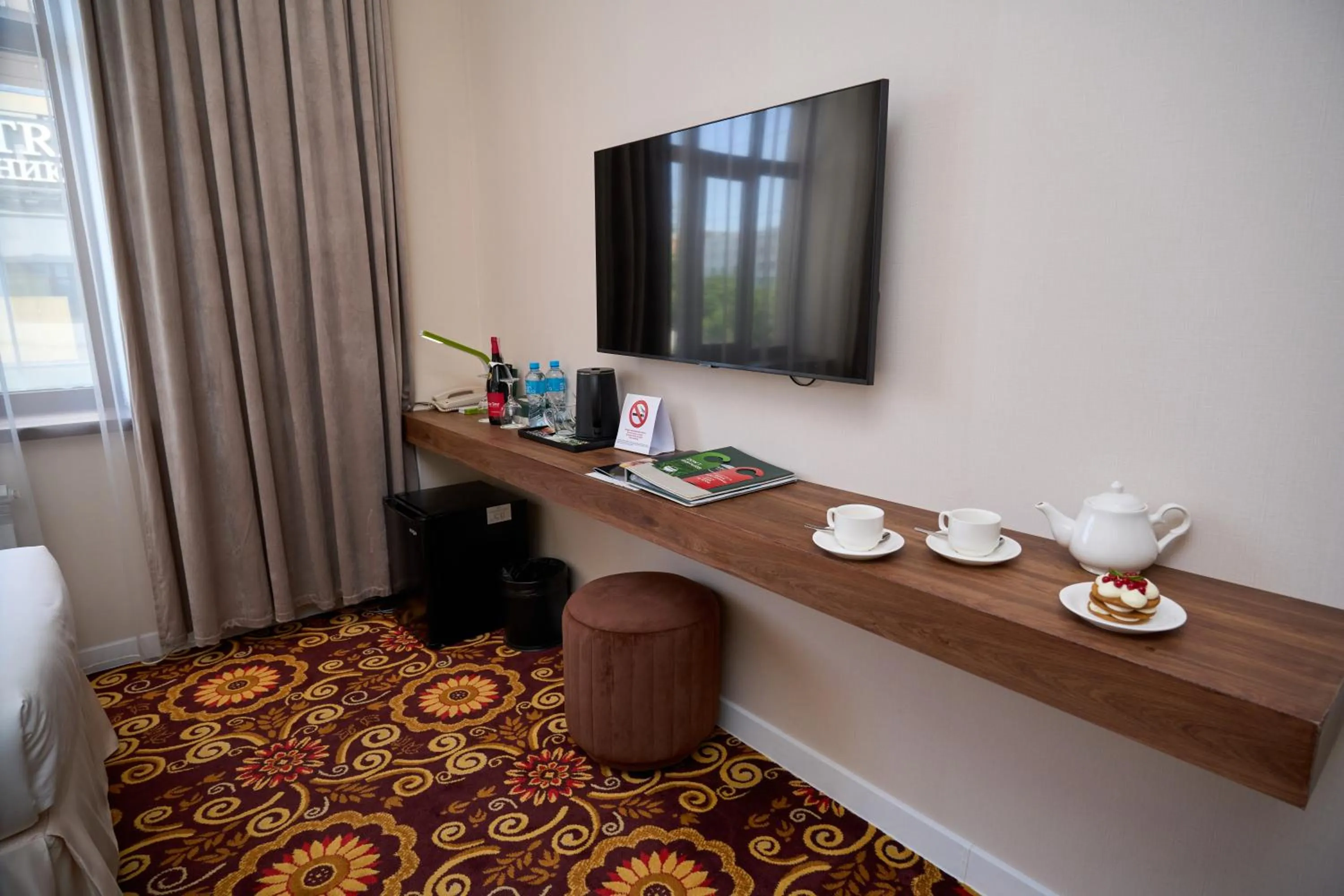 TV and multimedia in Garden Hotel