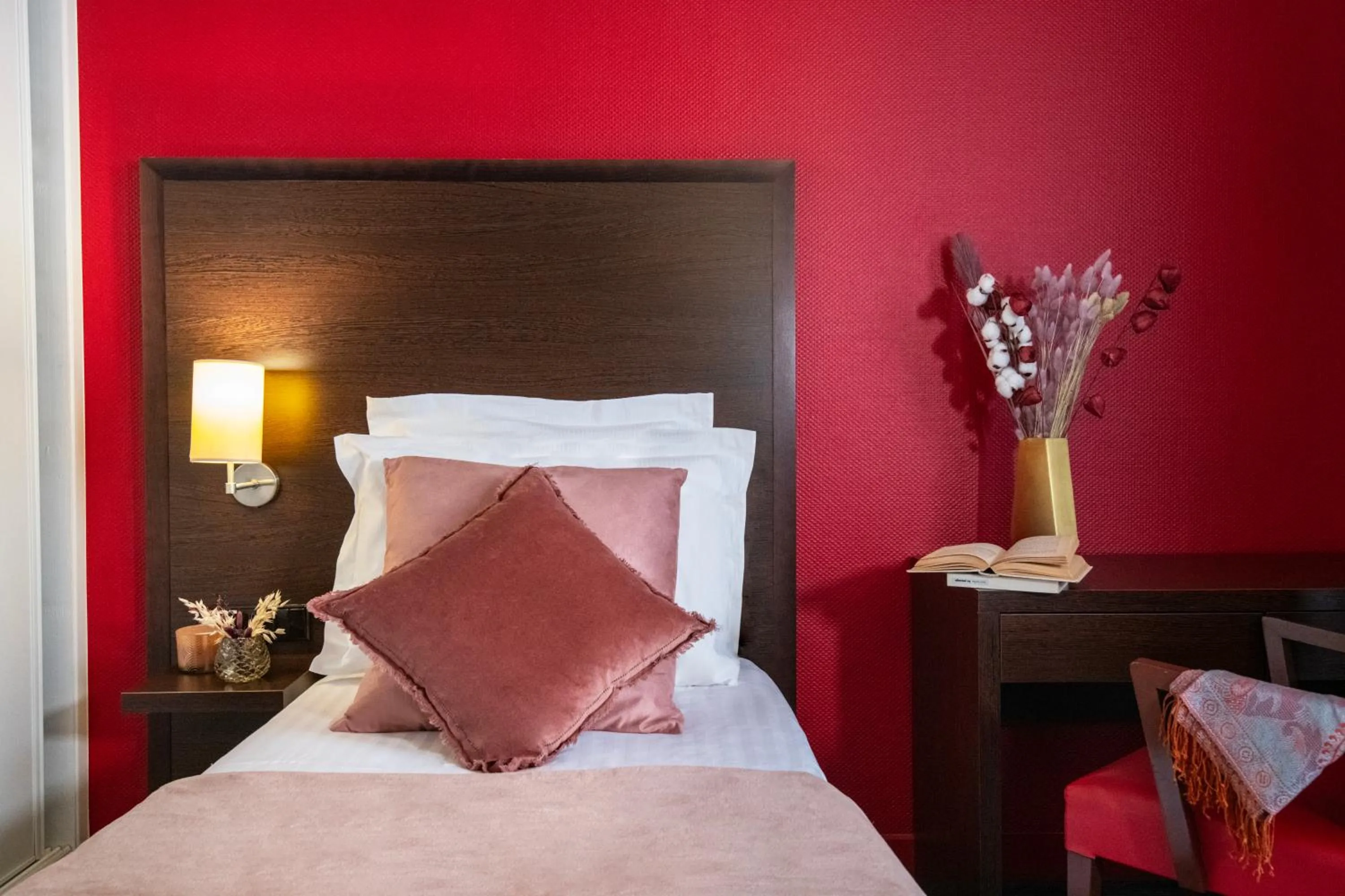 Bed in Hôtel Vendôme Menton