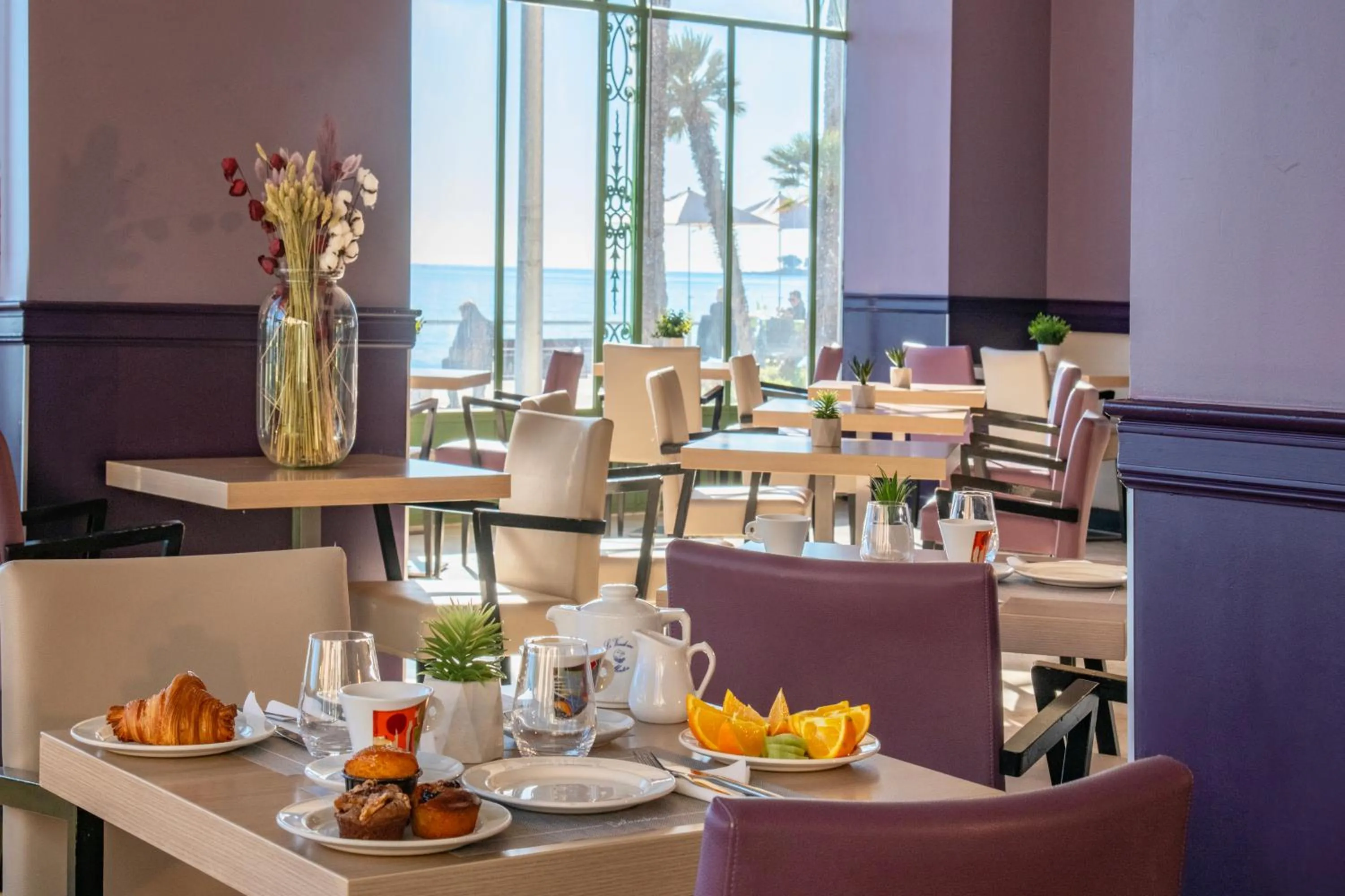 Restaurant/places to eat in Hôtel Vendôme Menton