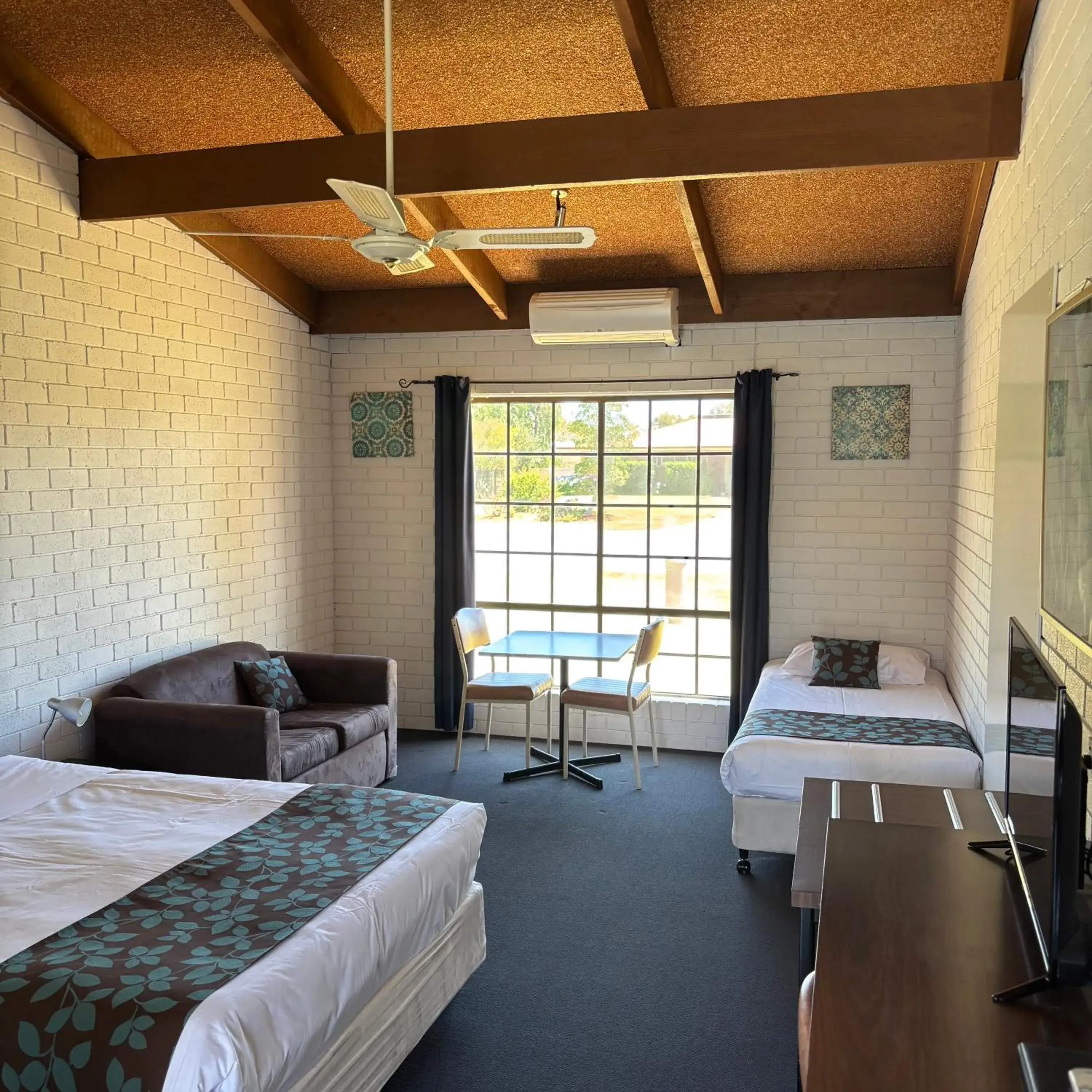 Triple Room in Bakery Park Motor Inn Triple Room in Bakery Park Motor Inn