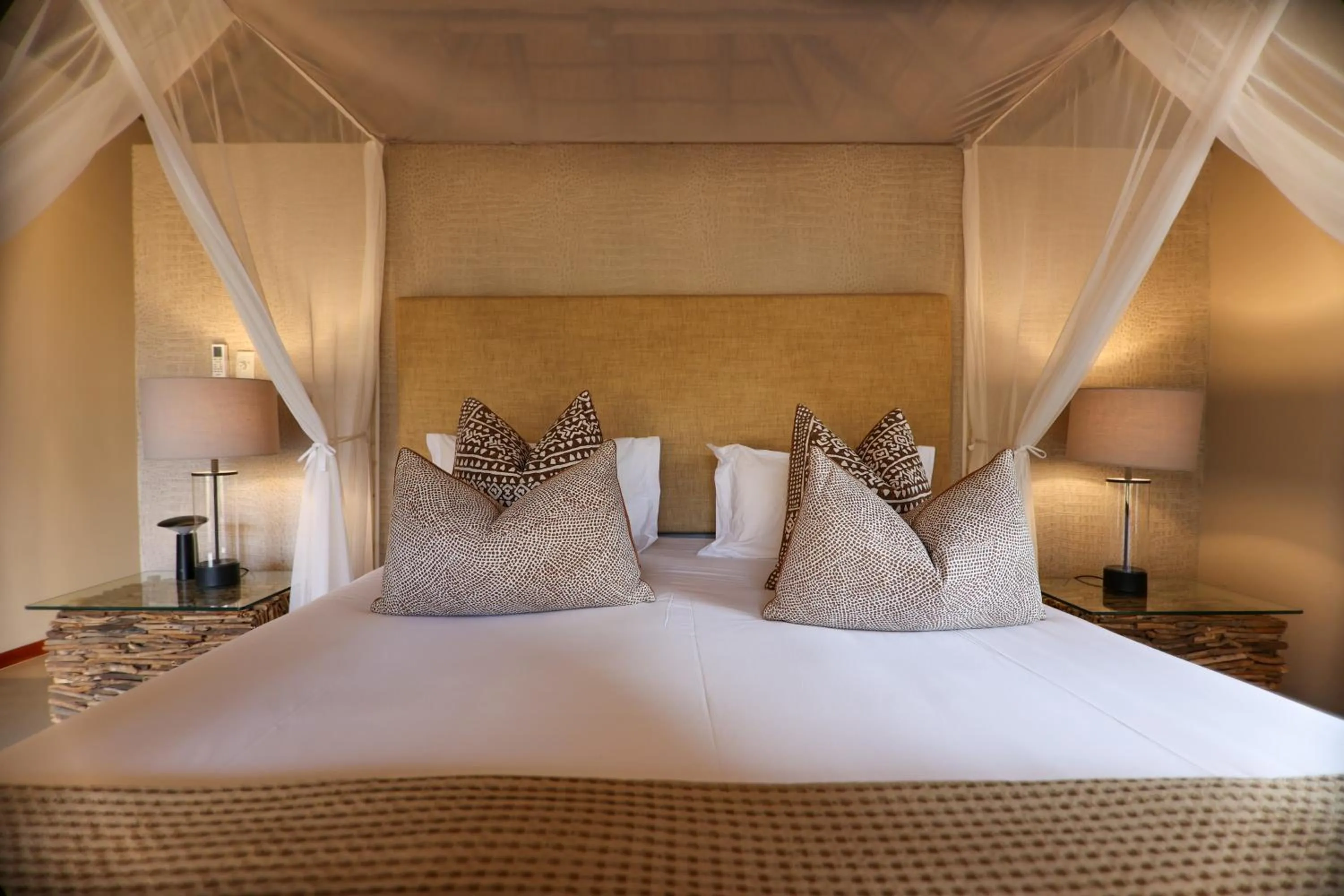 Bed in Xanatseni Private Camp