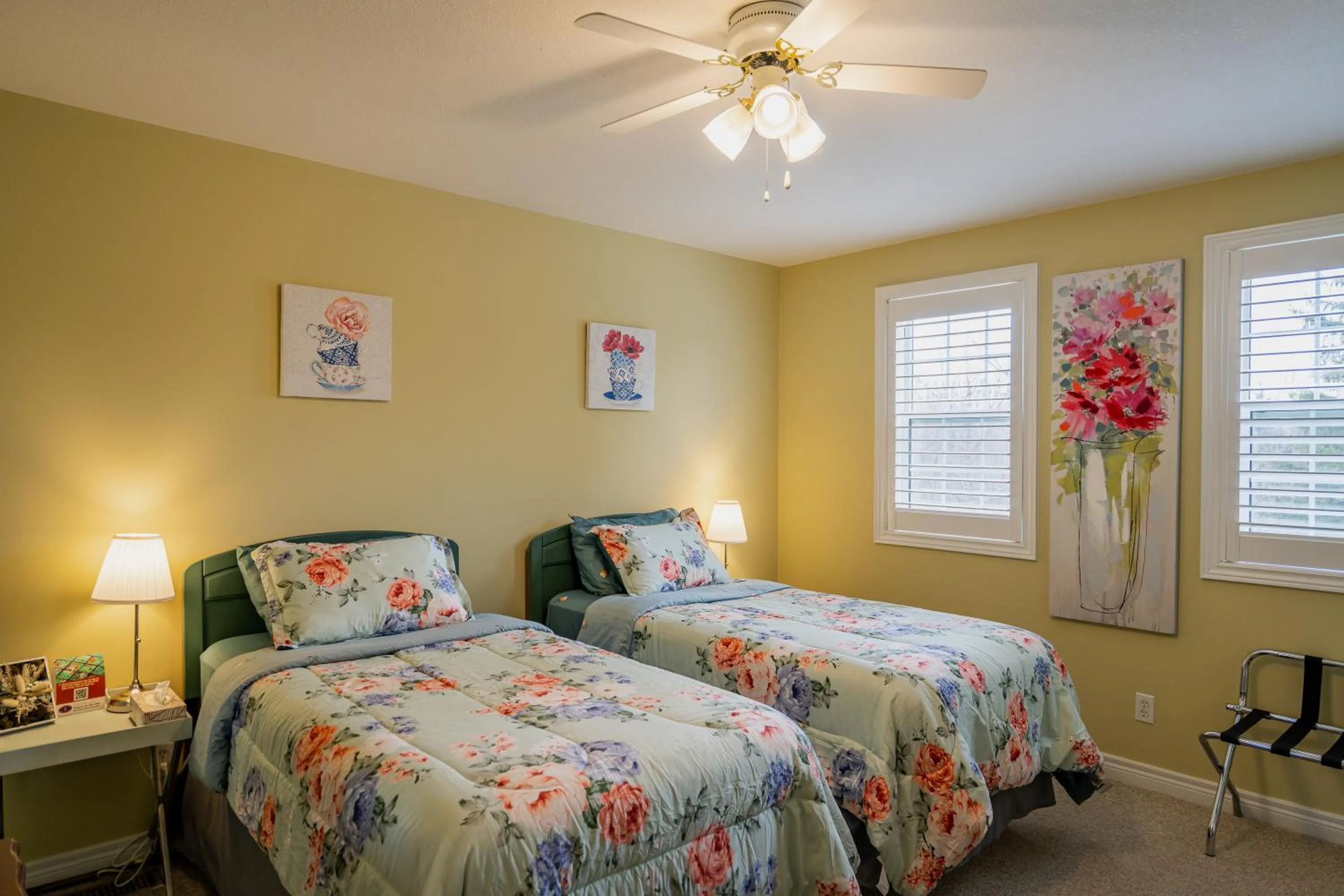 Photo of the whole room, Bed in Old Town Country Landing