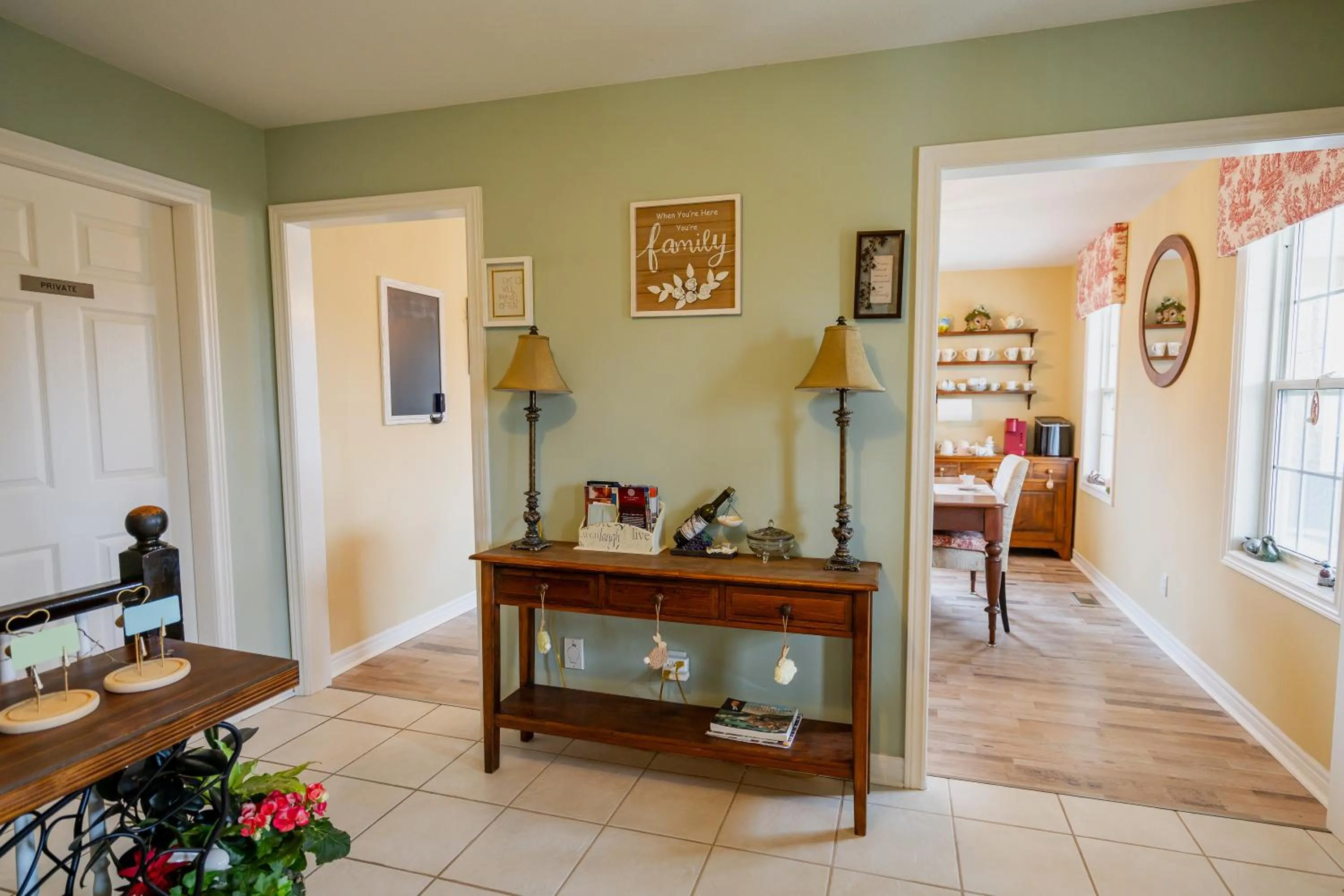 Lobby or reception in Old Town Country Landing