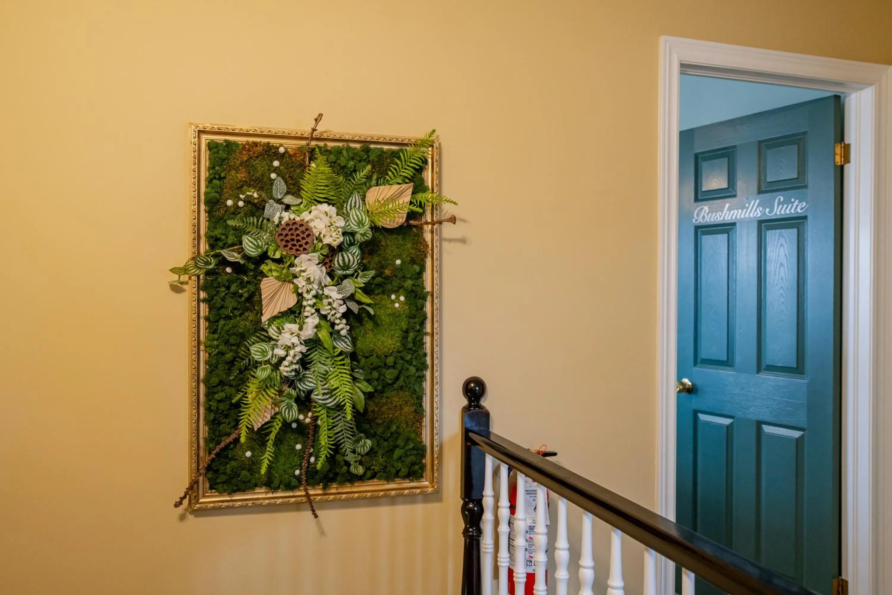 Decorative detail in Old Town Country Landing