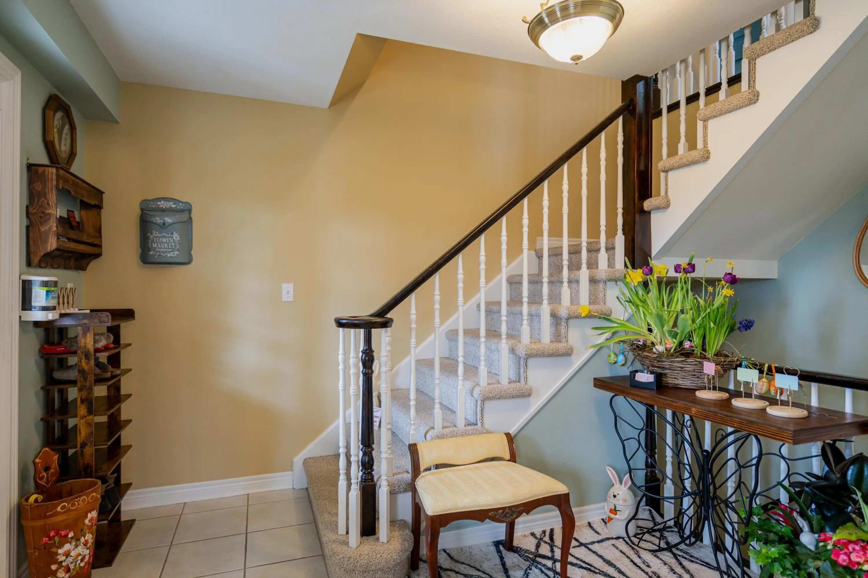 Seating area in Old Town Country Landing