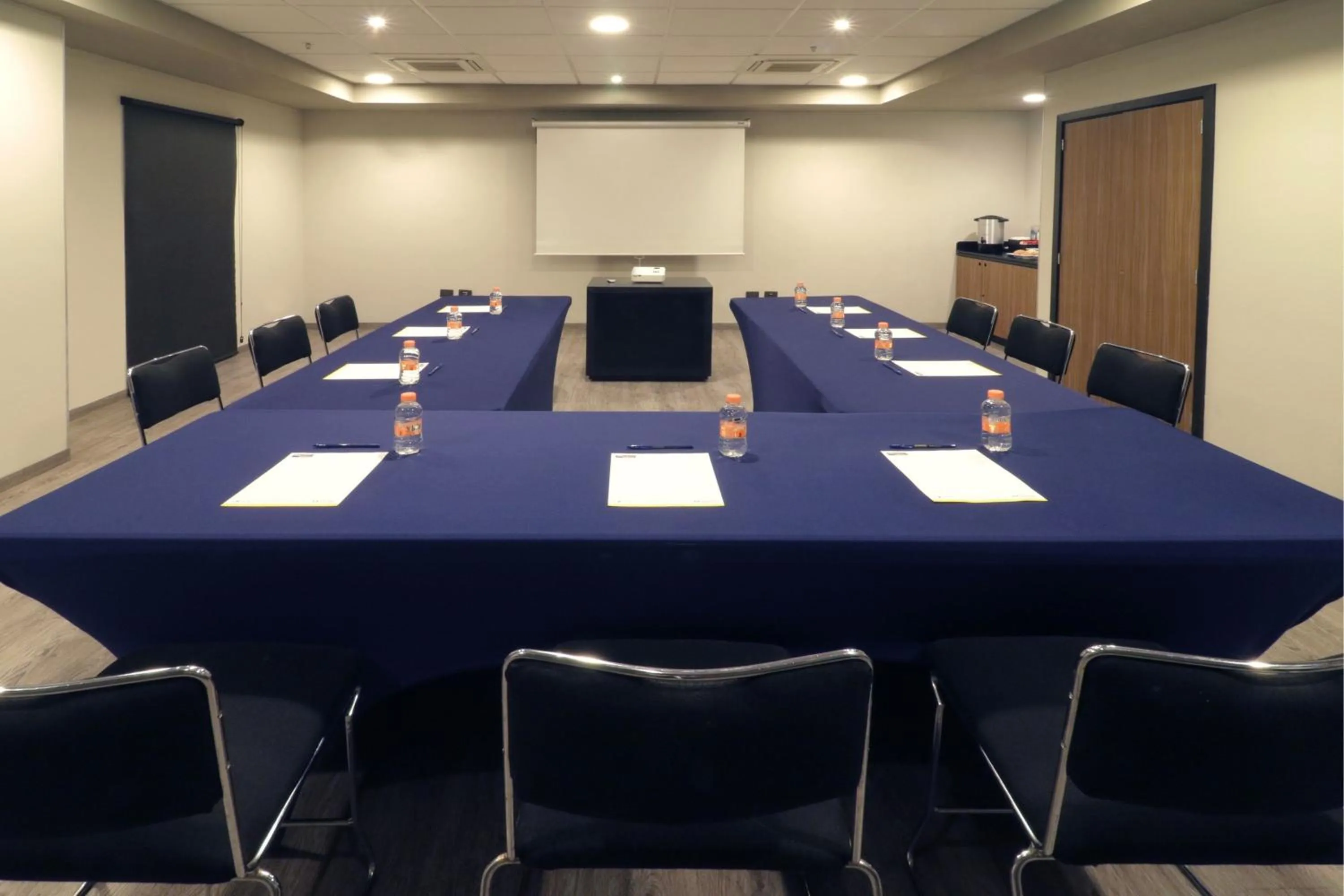 Meeting/conference room in City Express by Marriott Piedras Negras