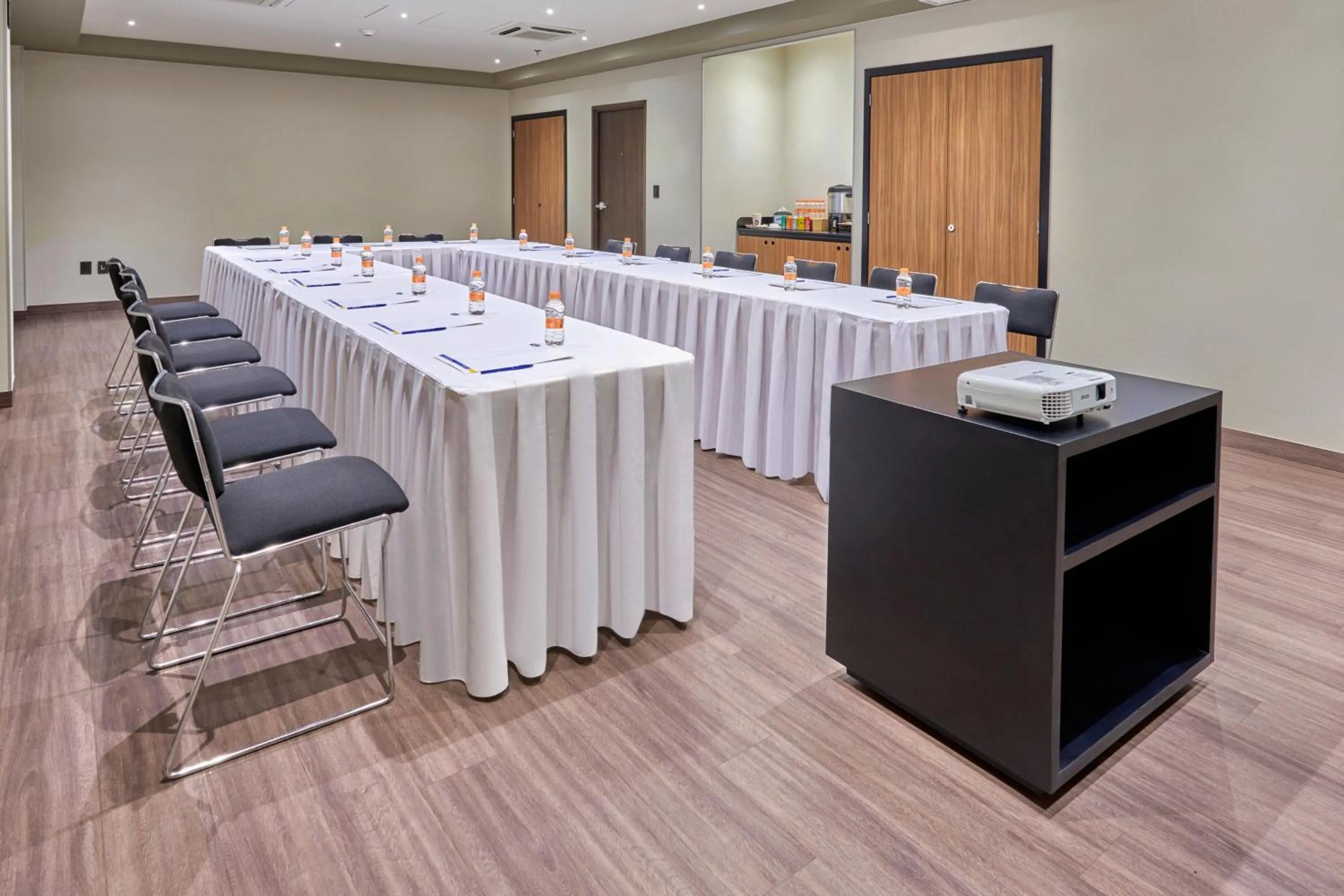 Meeting/conference room in City Express by Marriott Piedras Negras