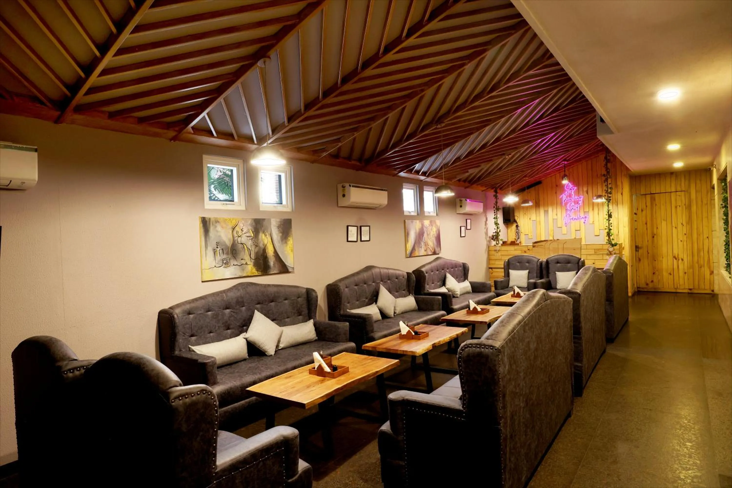 Lounge or bar in Royale Lalit Hotel Jaipur