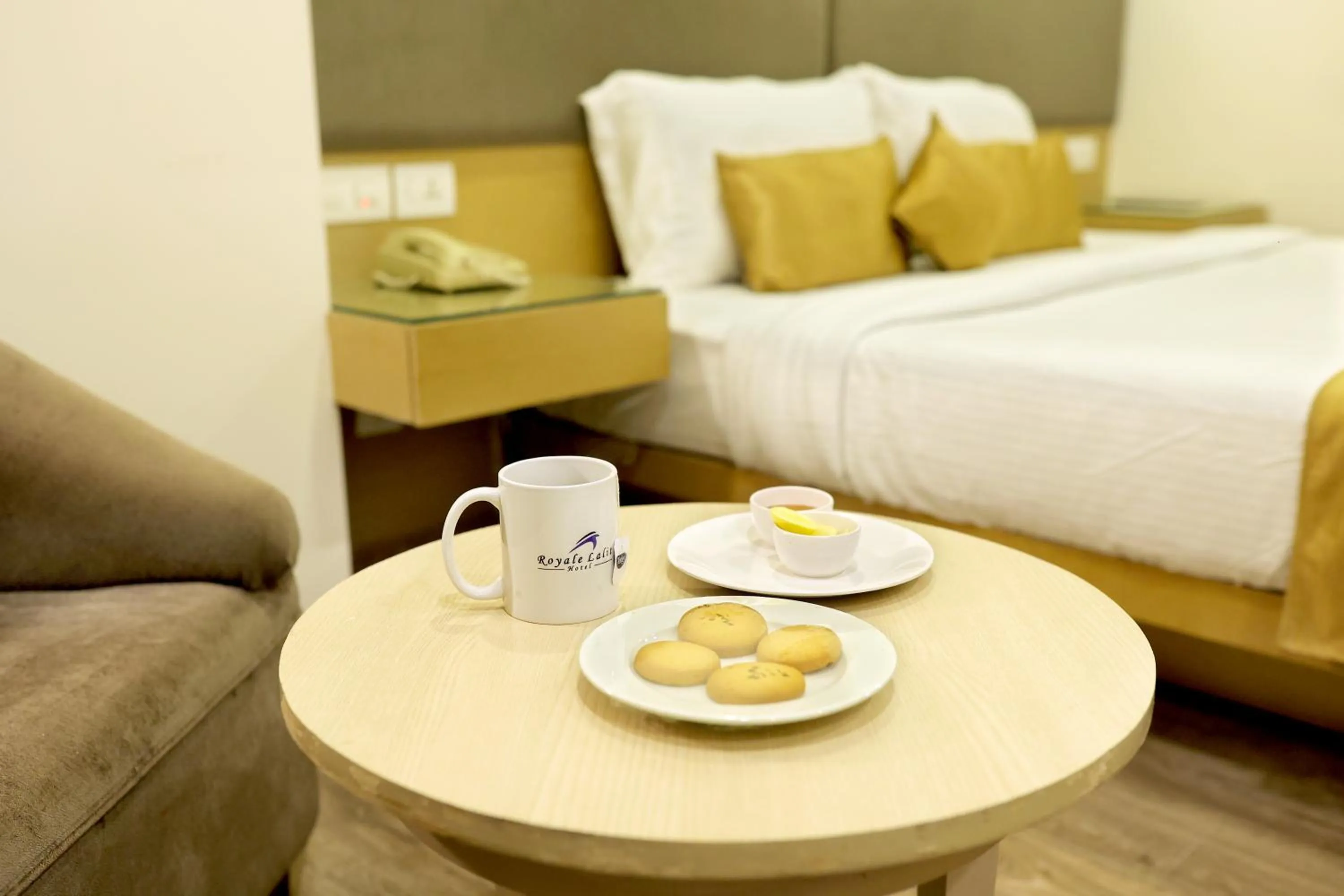 Coffee/tea facilities, Bed in Royale Lalit Hotel Jaipur
