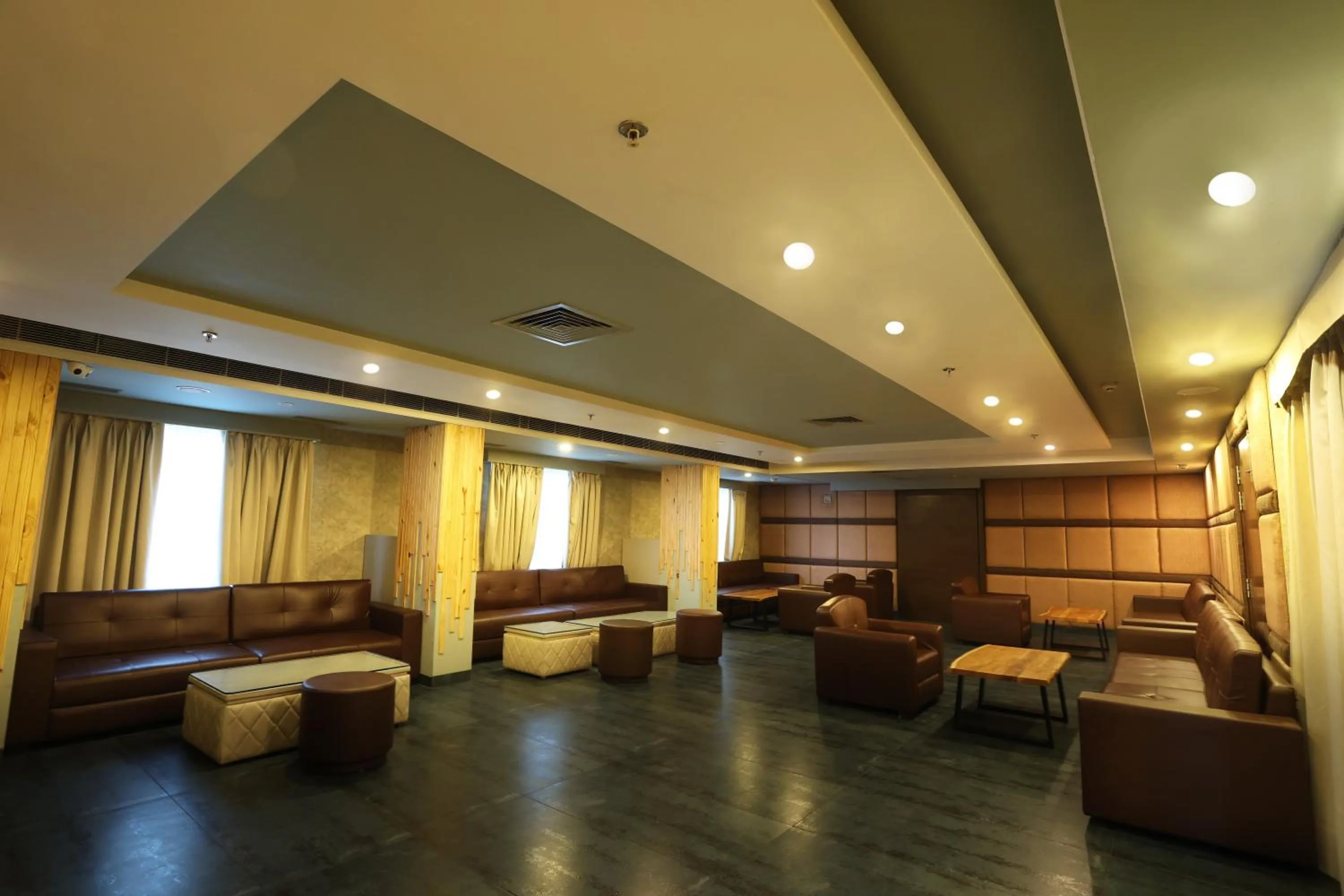 Lounge or bar in Royale Lalit Hotel Jaipur