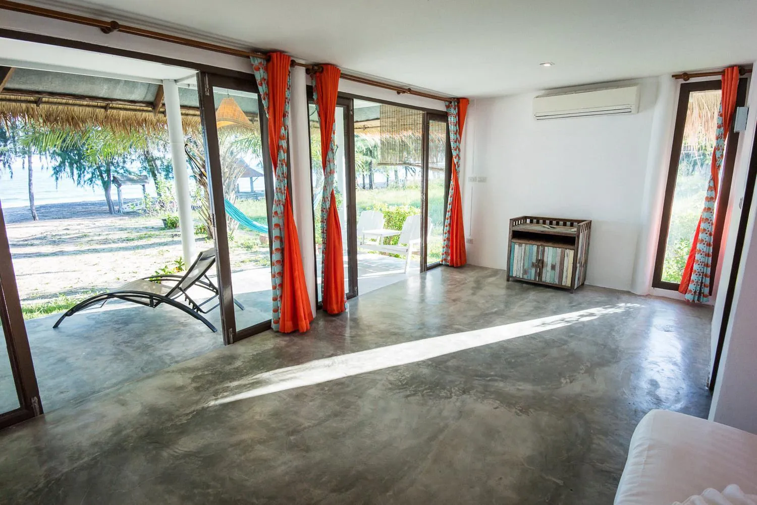 Photo of the whole room in Mumsa Beach Resort & Restaurant