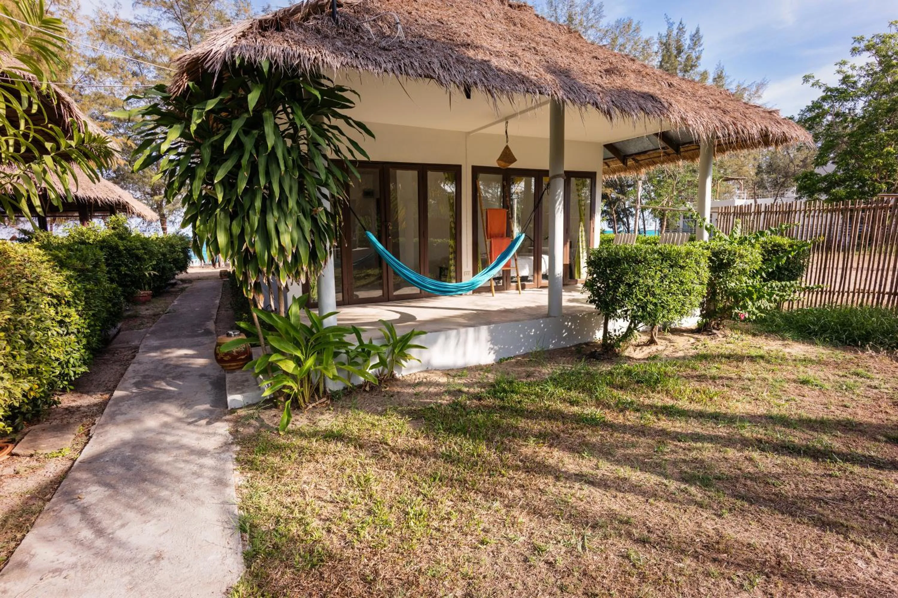 Photo of the whole room in Mumsa Beach Resort & Restaurant