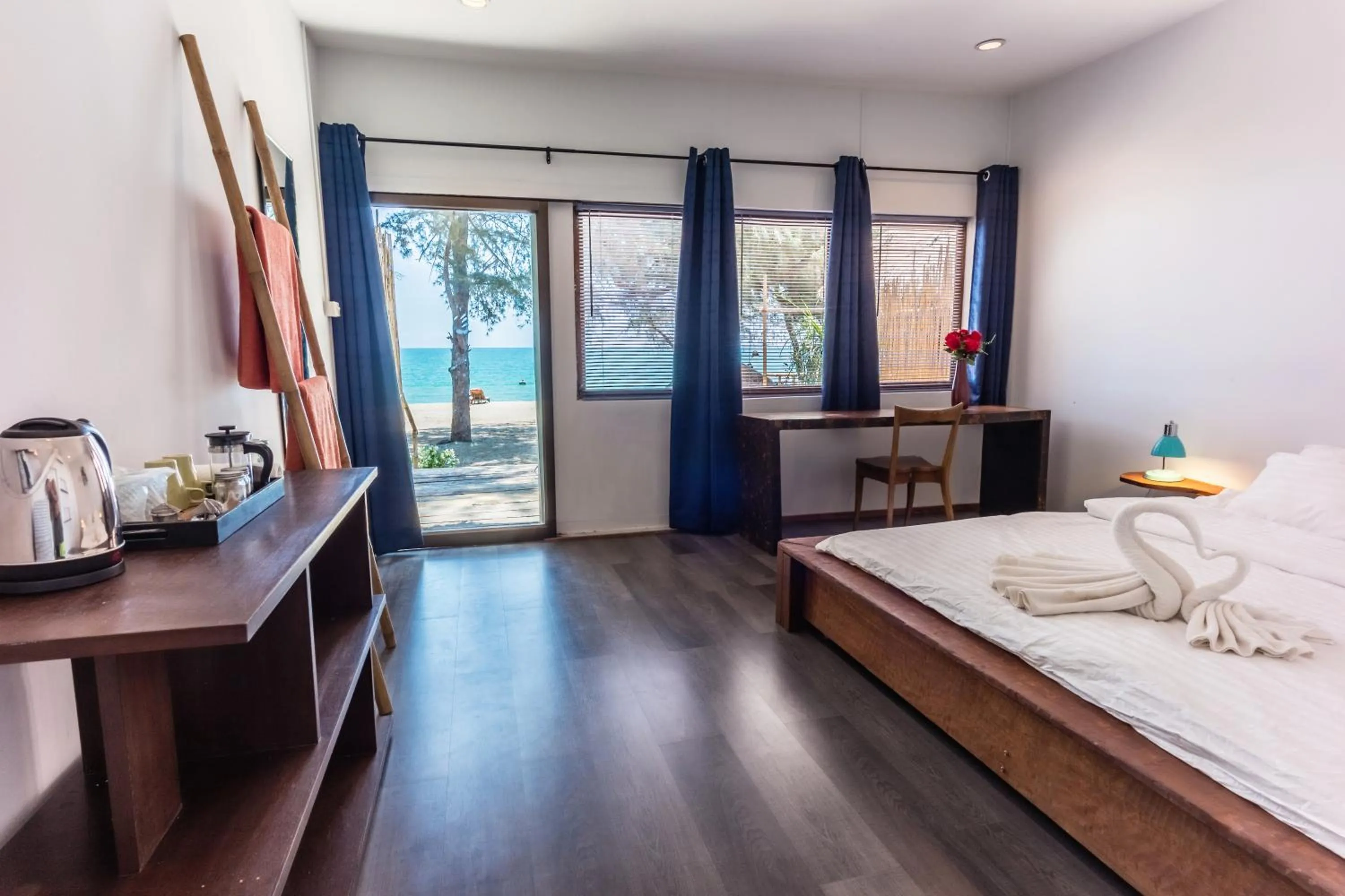 Sea view, Bed in Mumsa Beach Resort & Restaurant