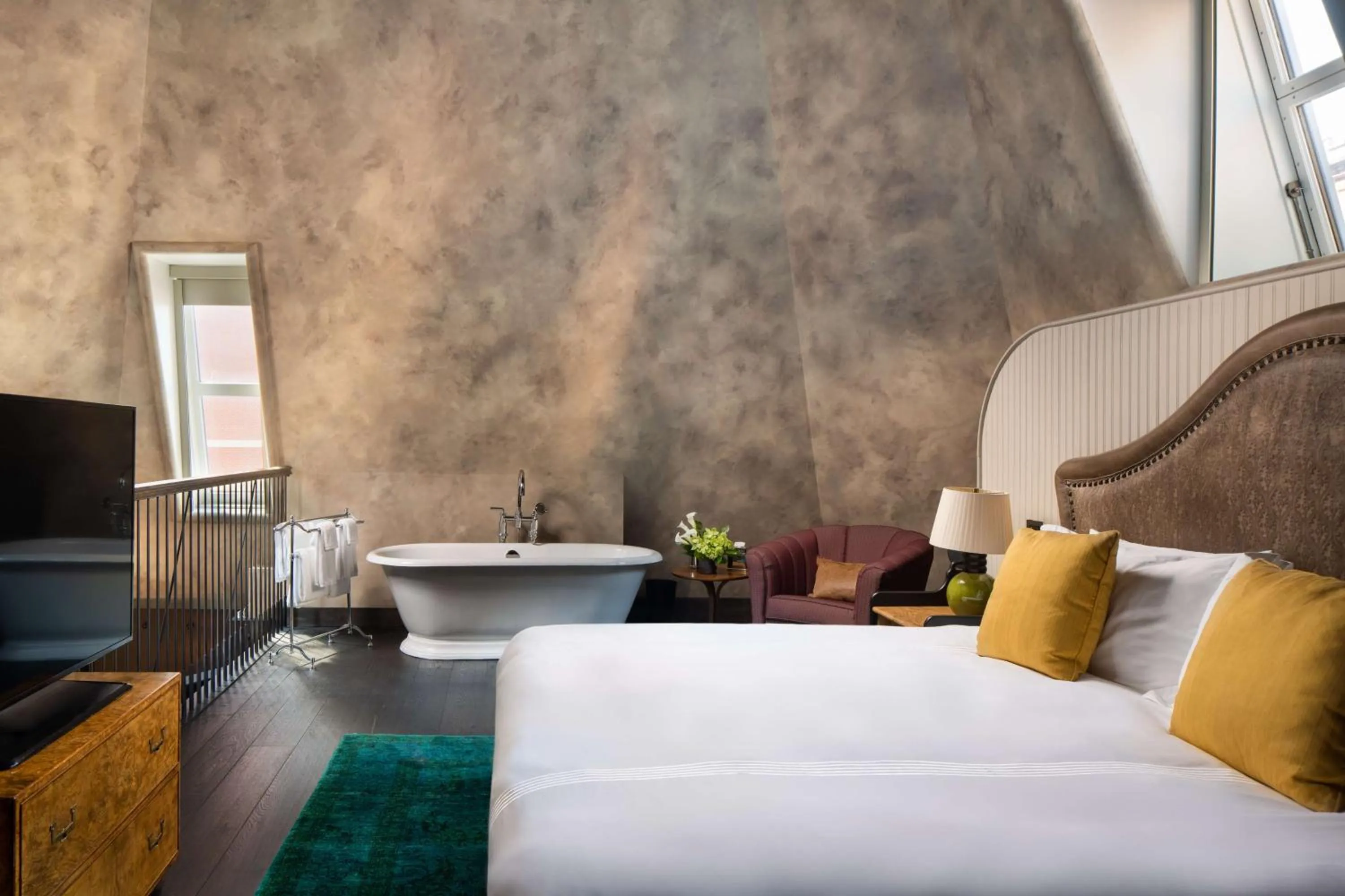 Photo of the whole room, Bed in The Beekman, A Thompson Hotel, by Hyatt