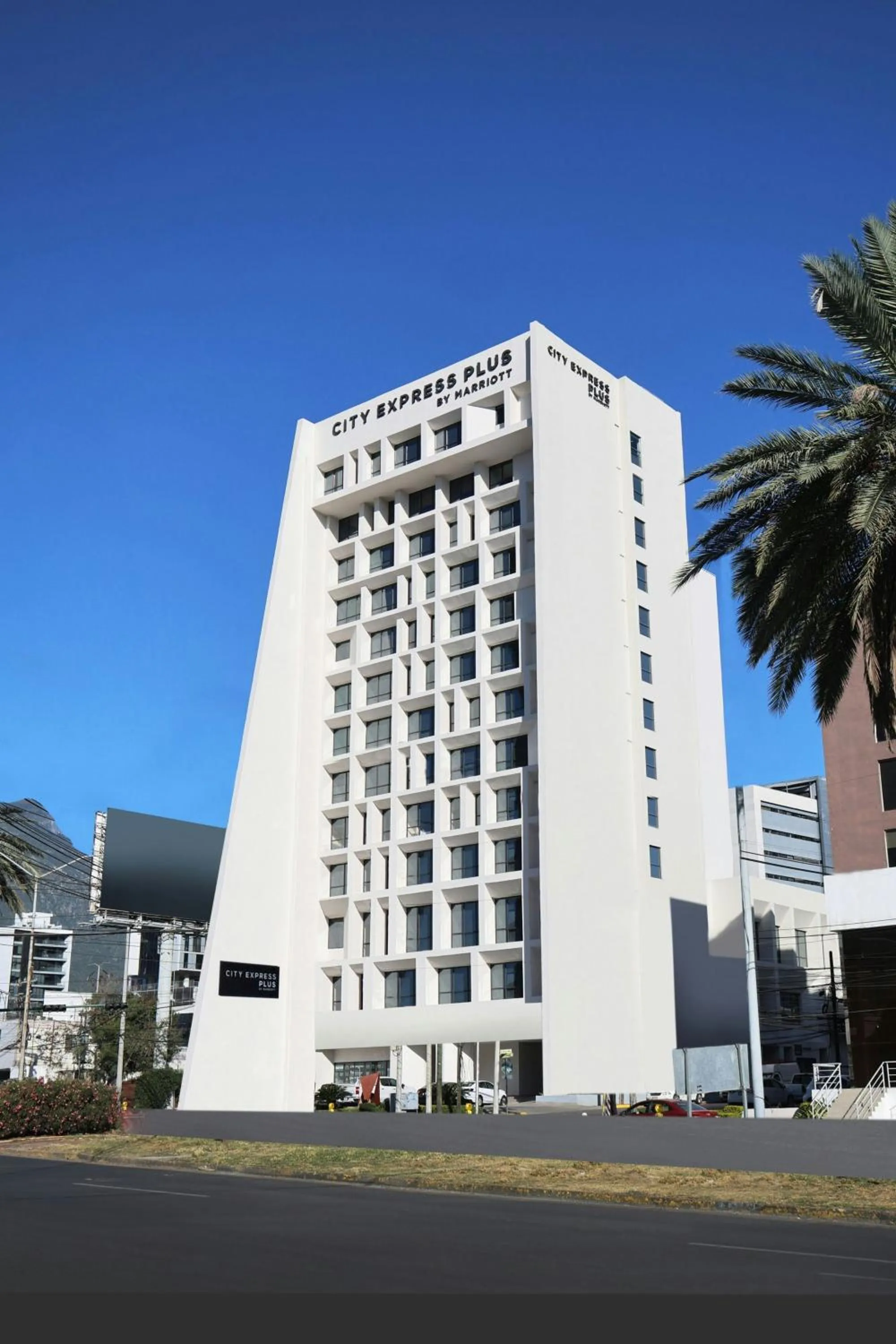 Property building in City Express Plus by Marriott Monterrey Galerías