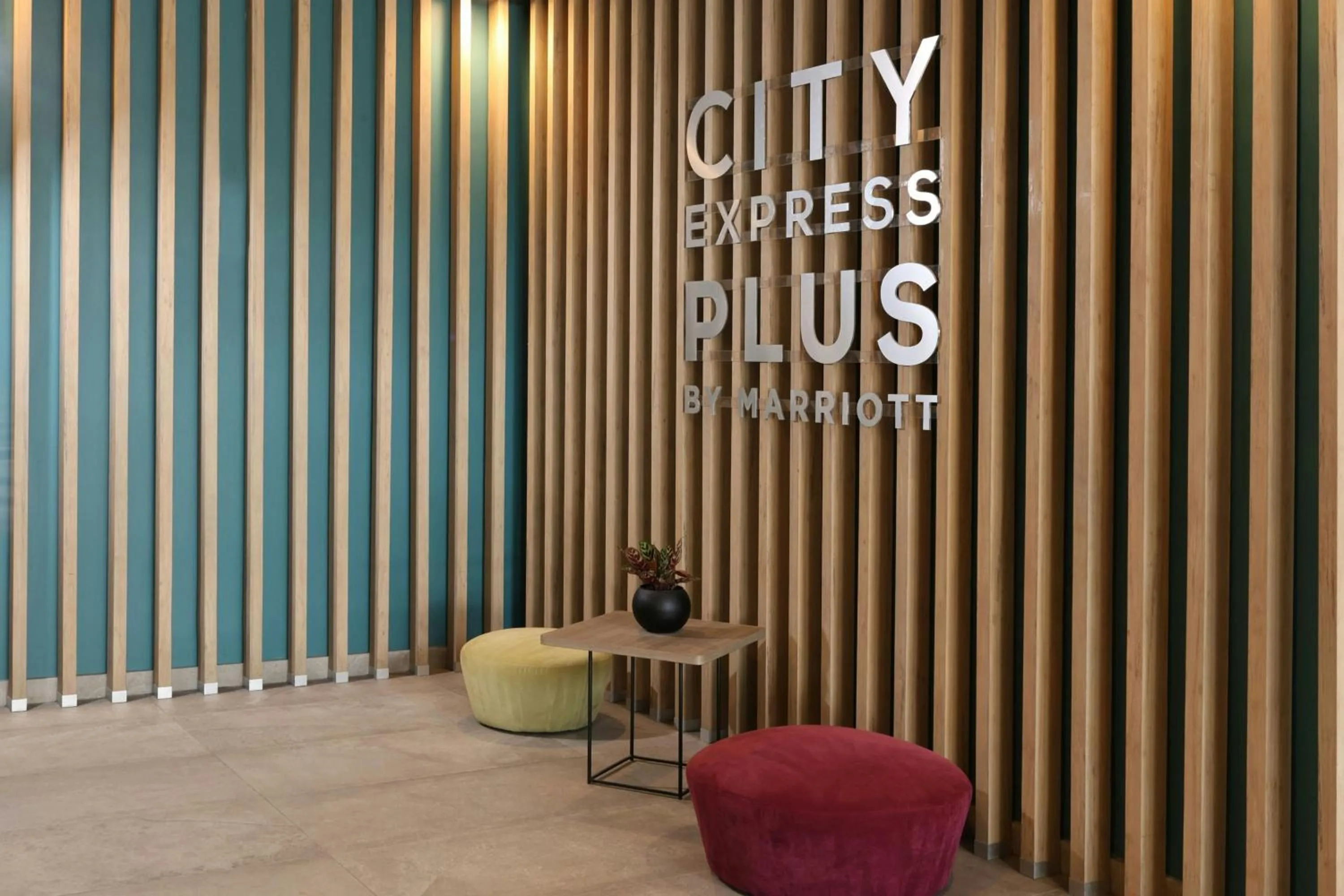 Lobby or reception in City Express Plus by Marriott Monterrey Galerías