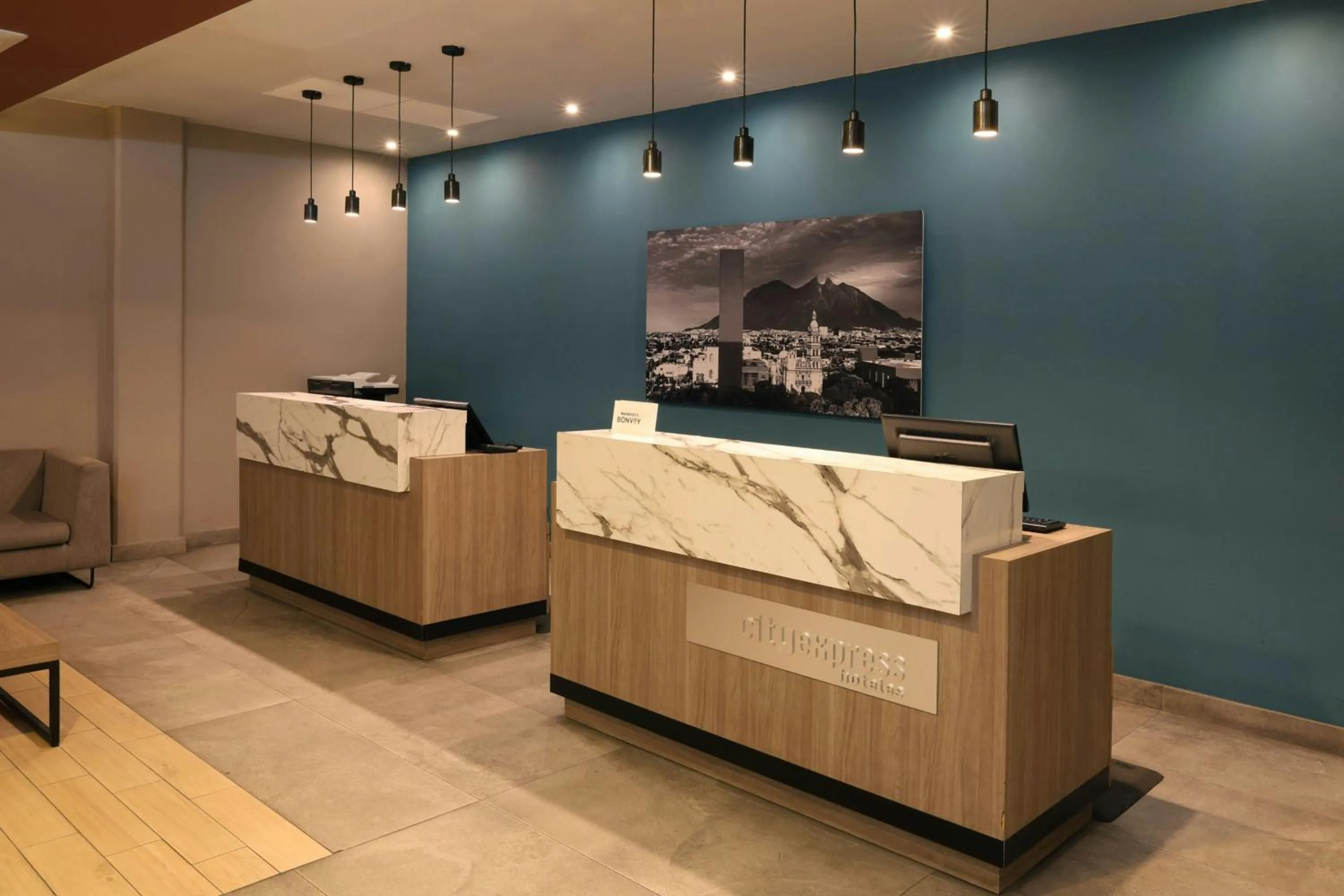 Lobby or reception in City Express Plus by Marriott Monterrey Galerías