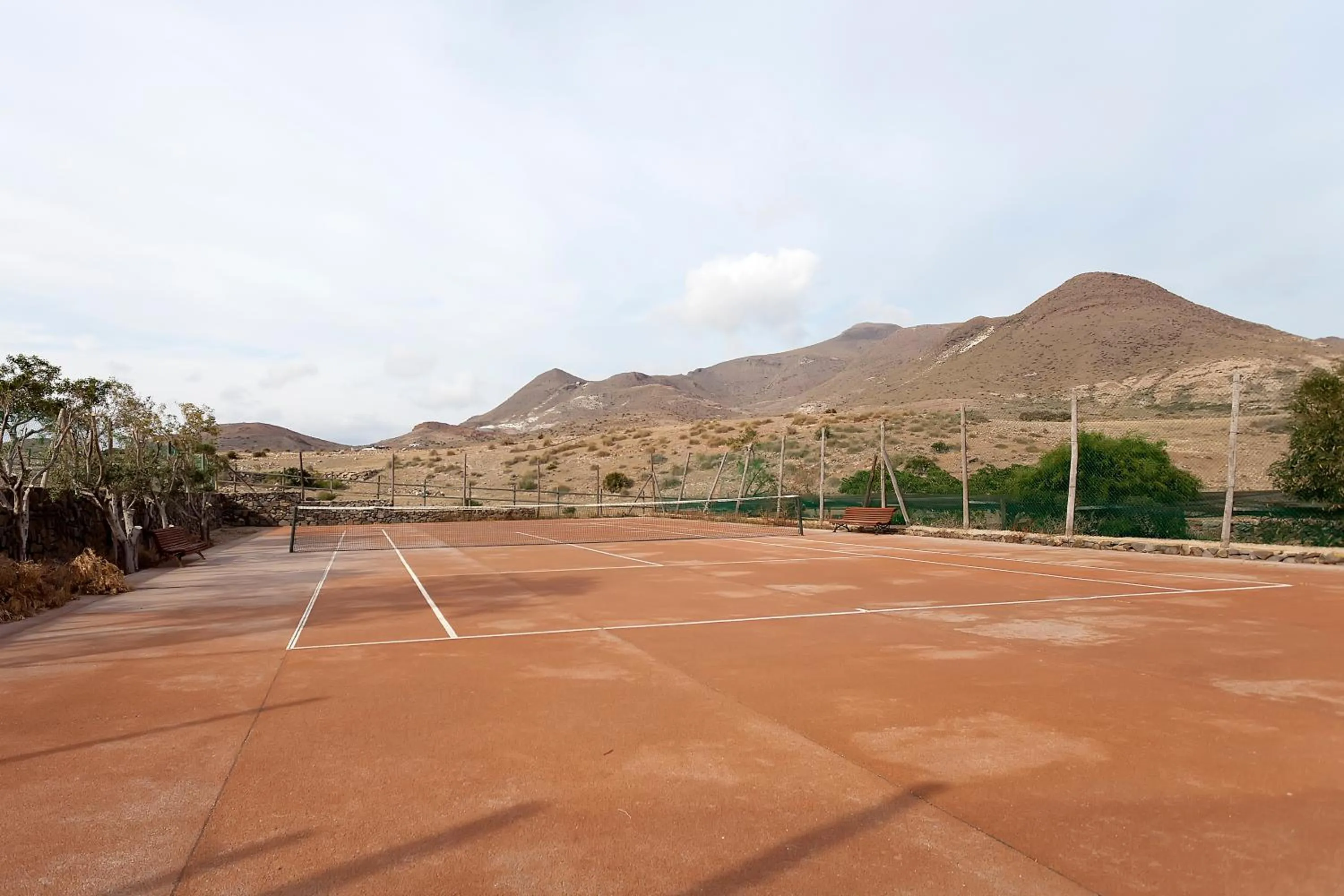 Tennis court in Cortijo El Sotillo